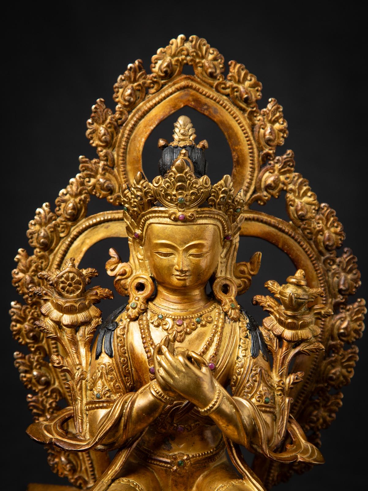 Mediados del siglo XX Antigua estatua nepalí de bronce de Buda Maitreya procedente de Nepal Bronce en venta