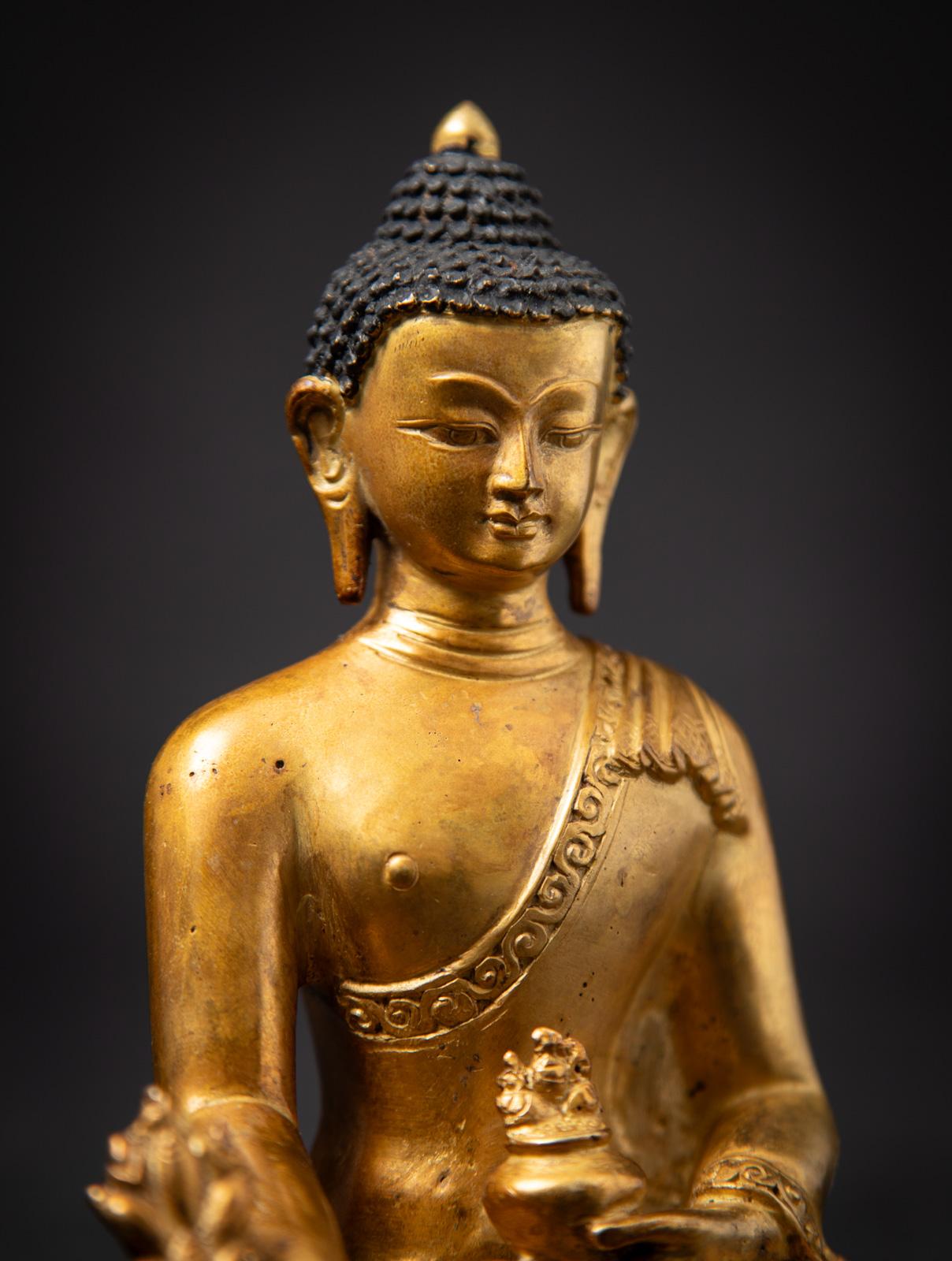 Discover the timeless elegance of this antique sandstone temple from India, a beautifully crafted 19th-century artifact. Made from solid sandstone, this exquisite piece stands 24.7 cm high, 21.9 cm wide, and 17 cm deep, with a substantial weight of