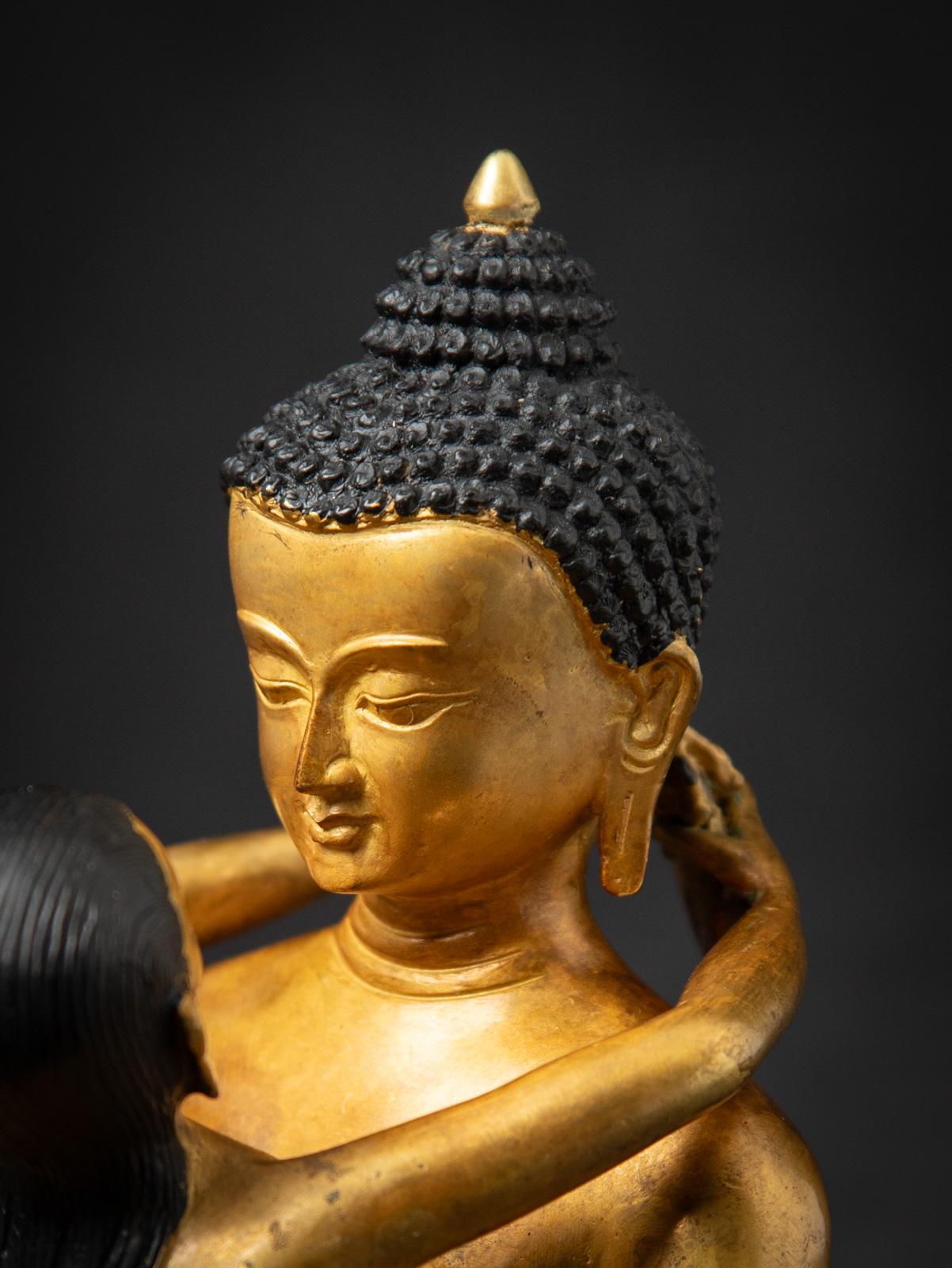 20ième siècle Milieu du 20e siècle Statue en bronze ancien de Samantabhadra du Népal en vente