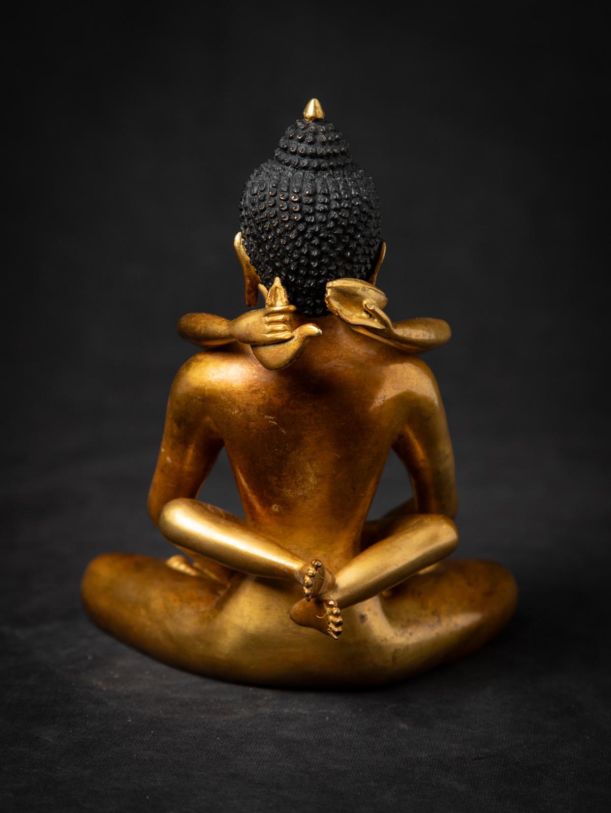 Milieu du 20e siècle Statue en bronze ancien de Samantabhadra du Népal en vente 3