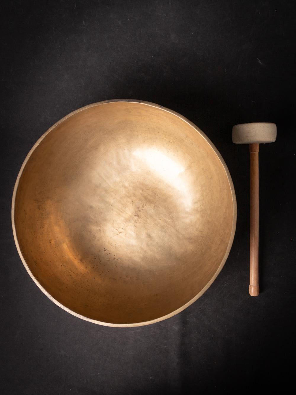 Middle 20th century Old bronze Nepali Singing bowl from Nepal - OriginalBuddhas 4