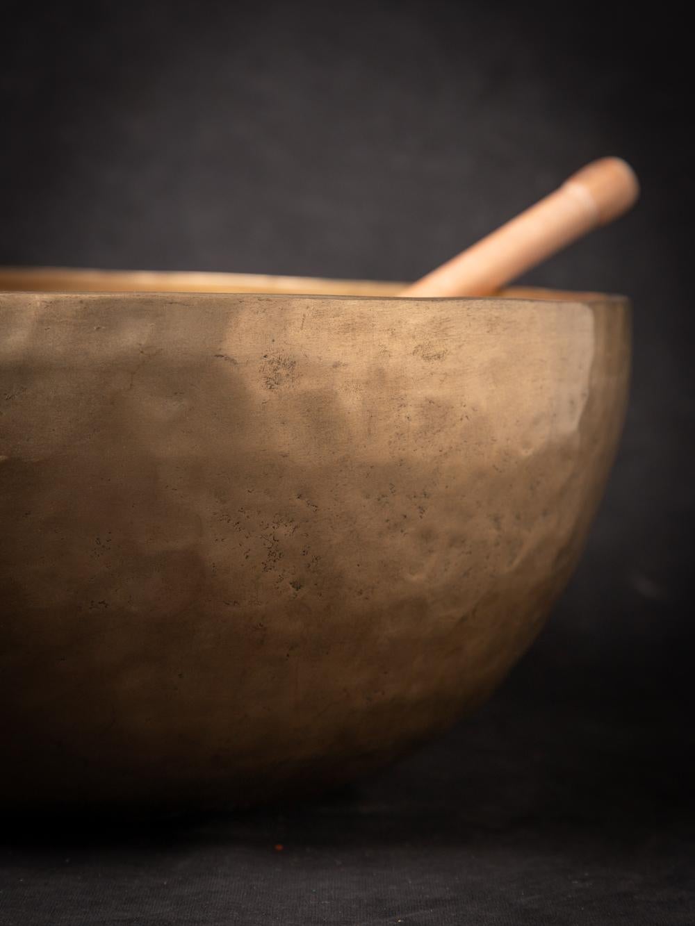 Middle 20th century Old bronze Nepali Singing bowl from Nepal - OriginalBuddhas 2