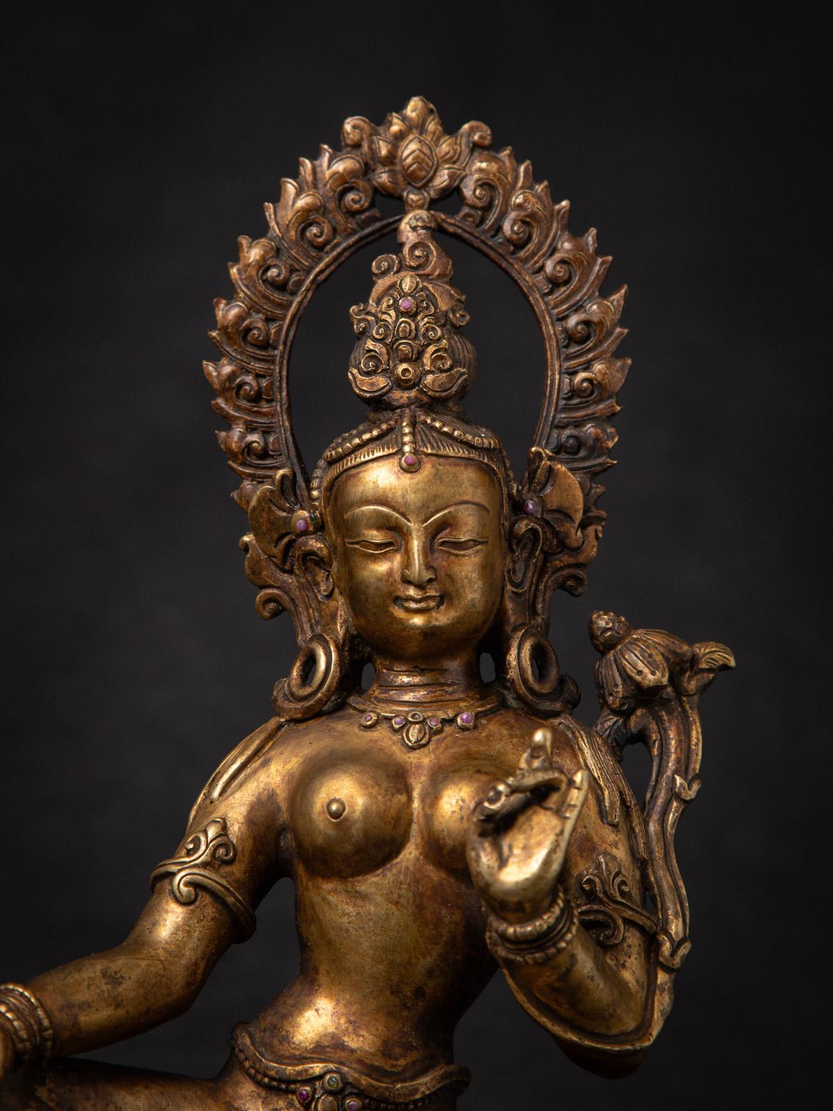 XX secolo Statua di Tara nepalese in bronzo della metà del 20° secolo - Buddha originali in vendita