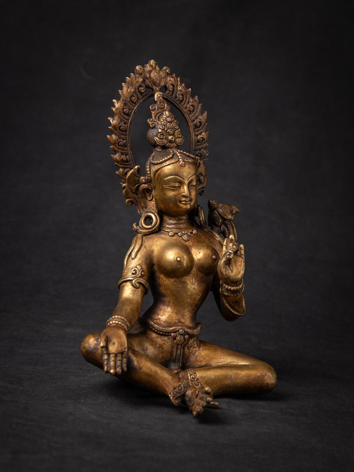 Statua di Tara nepalese in bronzo della metà del 20° secolo - Buddha originali in vendita 1