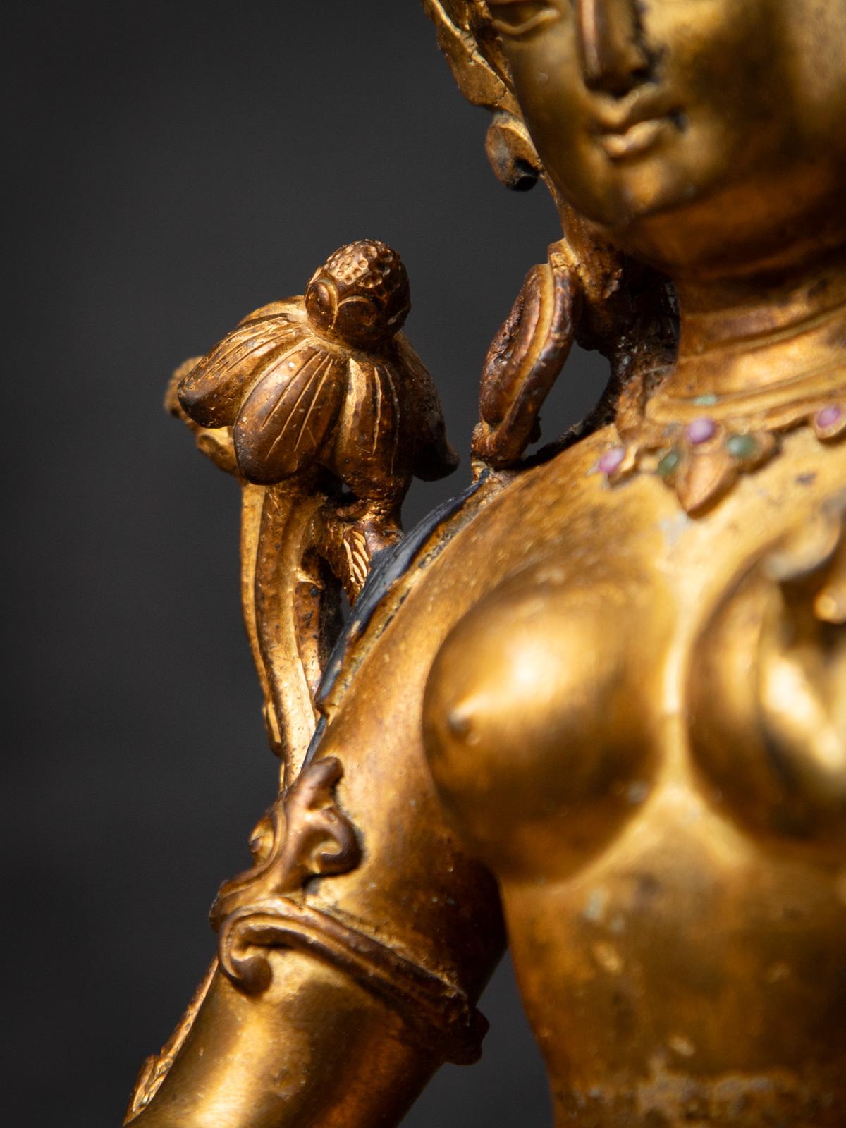 Old Bronze Nepali White Tara-Statue aus Nepal aus dem Mittleren 20. Jahrhundert 13