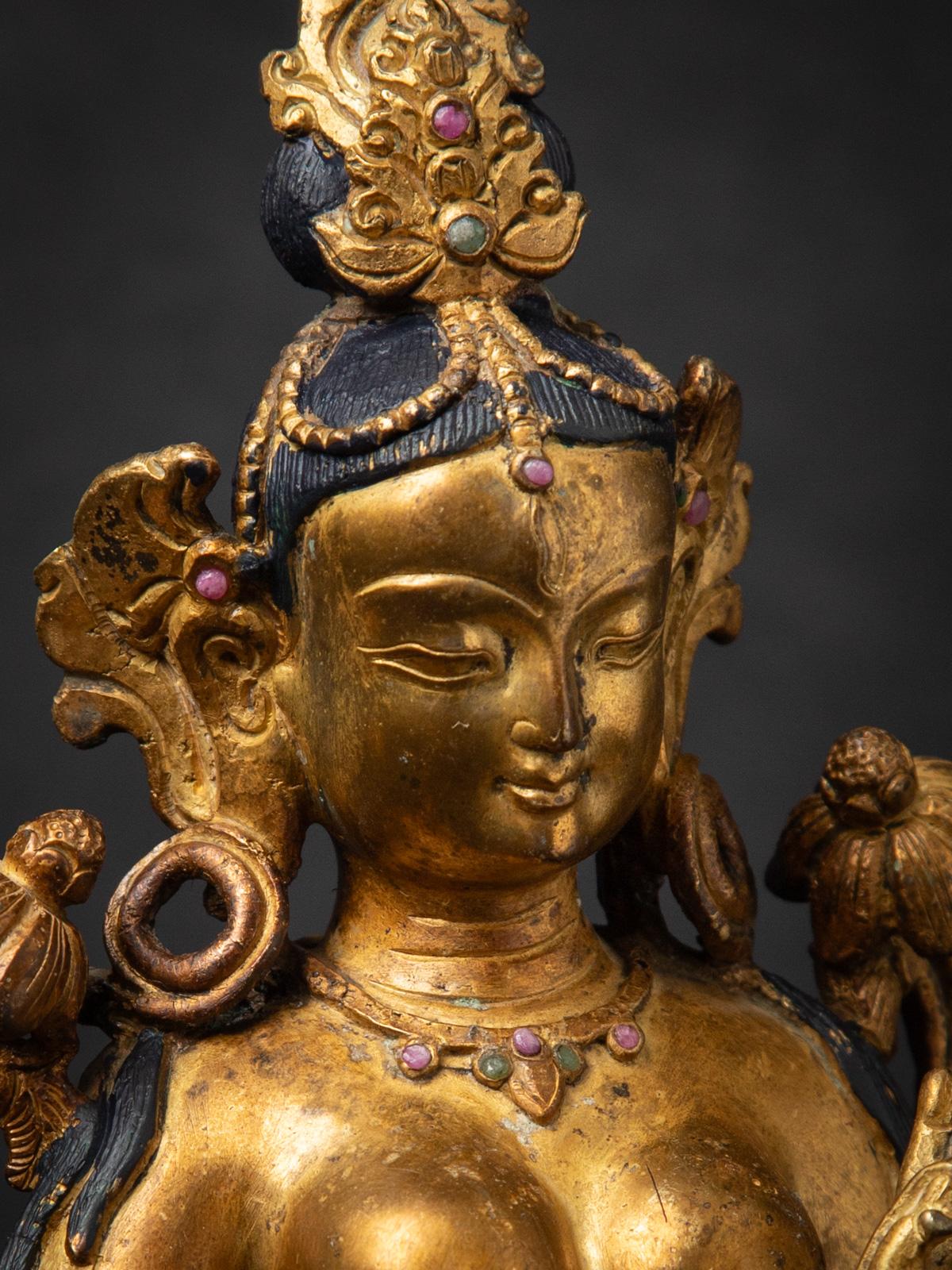 Old Bronze Nepali White Tara-Statue aus Nepal aus dem Mittleren 20. Jahrhundert 4