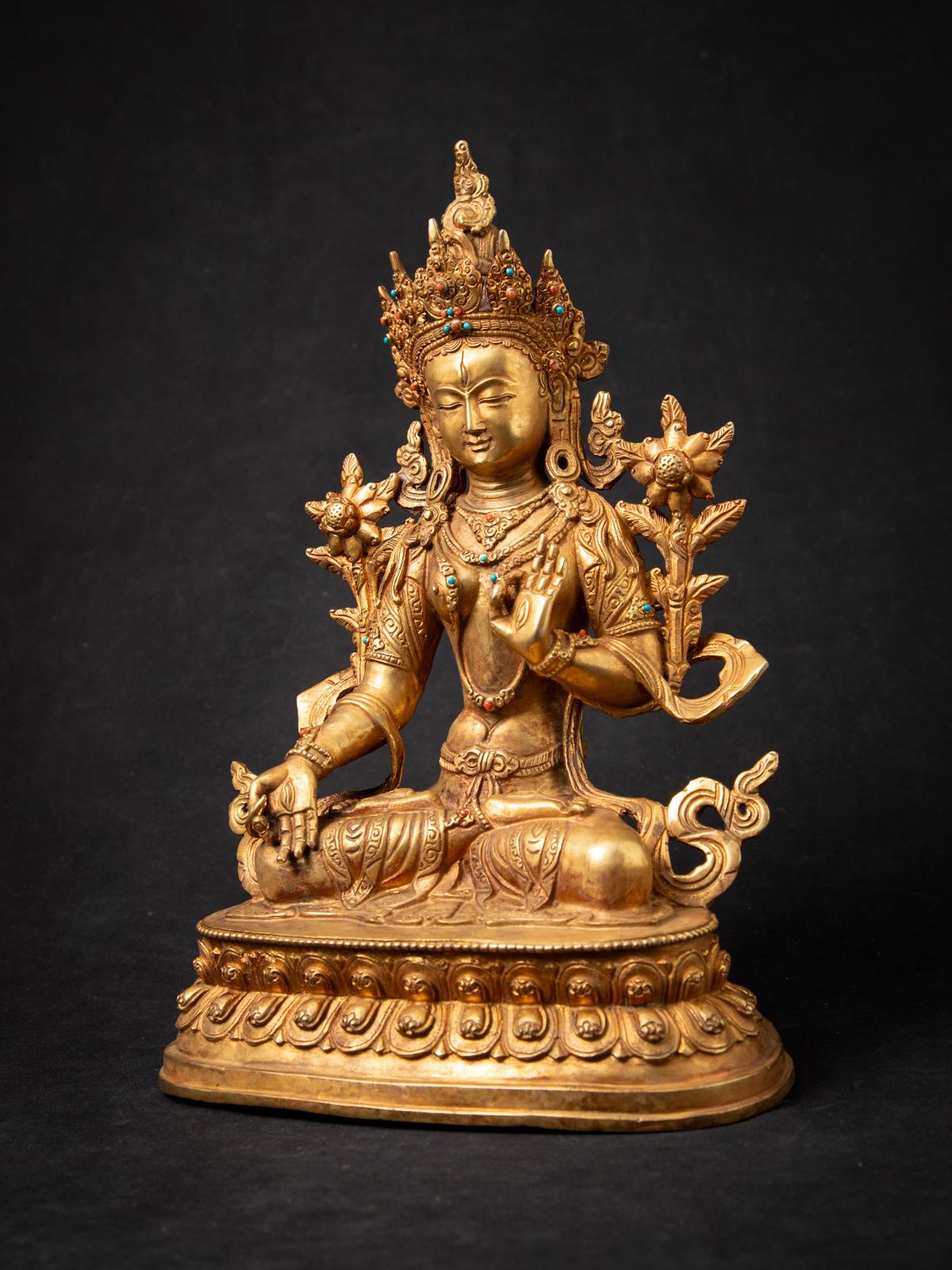 Old bronze Nepali White Tara statue
Material : bronze
33,9 cm high
23,3 cm wide and 16,2 cm deep
Fire gilded with 24 krt. gold
Varada mudra
Middle 20th century
Weight: 3,59 kgs
Originating from Nepal
Nr: 3841-9