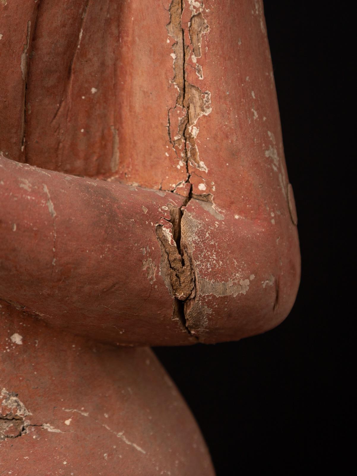 Statue de moine en bois de teck de Birmanie du milieu du 20e siècle en vente 6