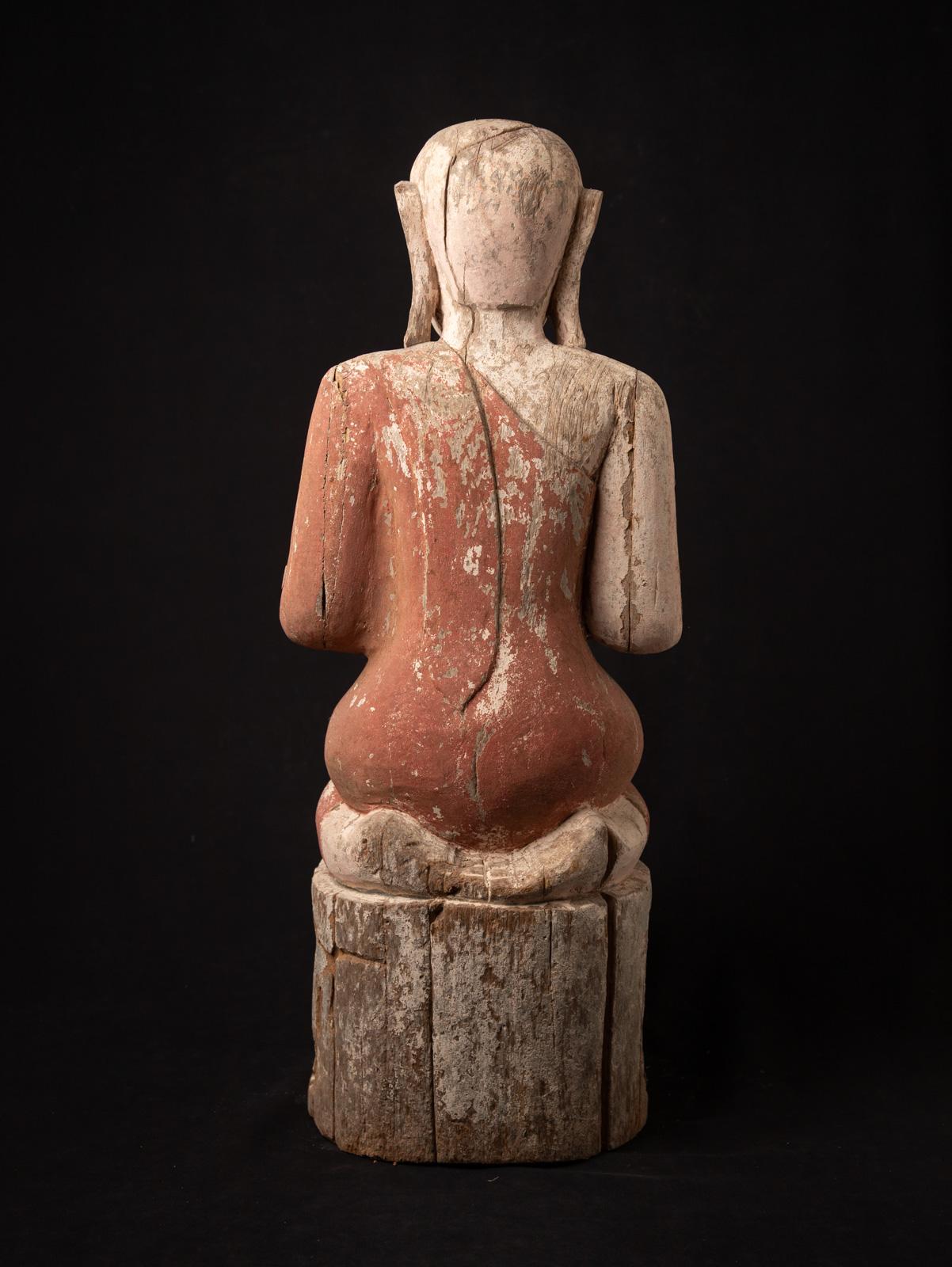 Statue de moine en bois de teck de Birmanie du milieu du 20e siècle en vente 8