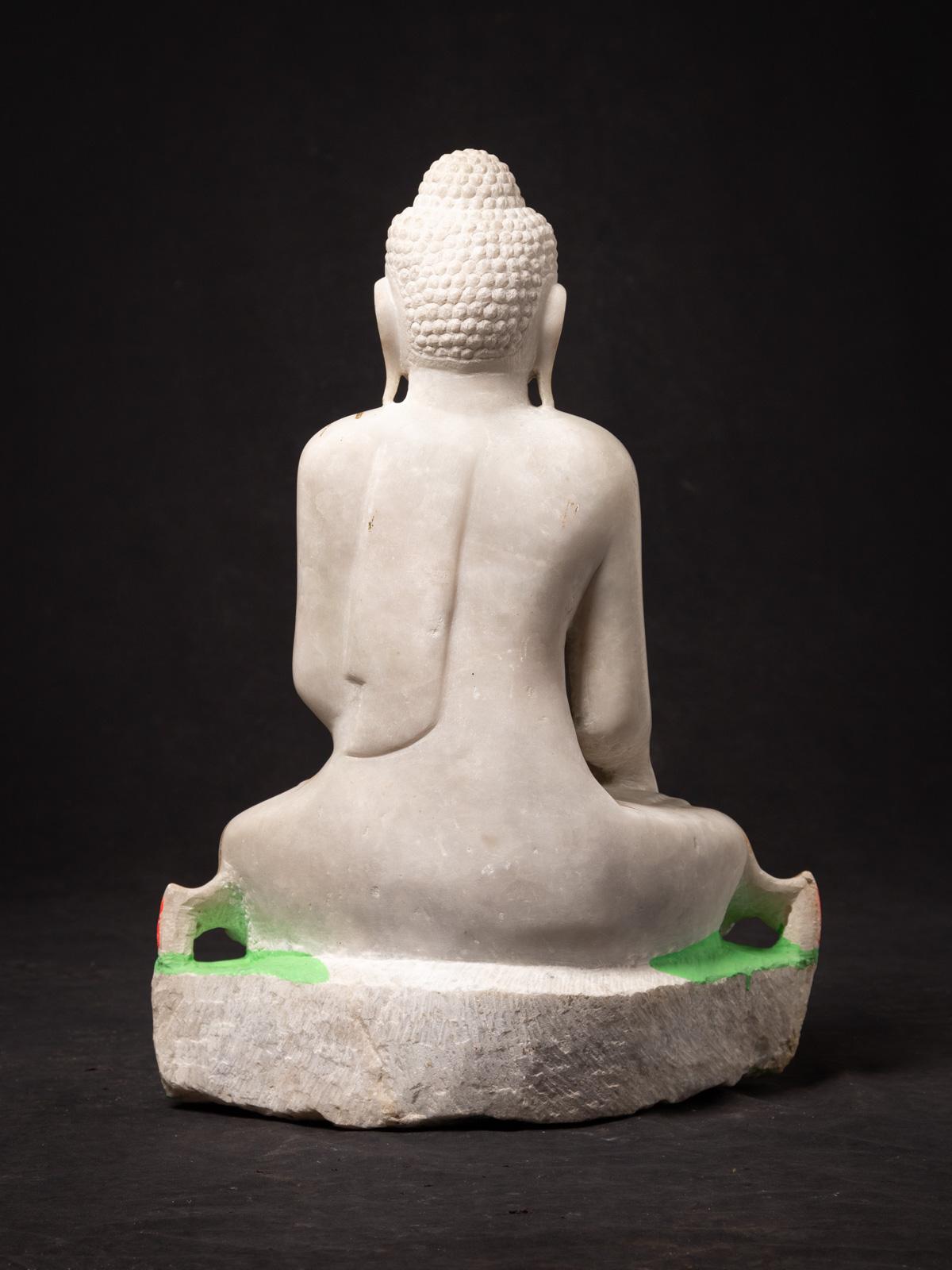 Antica statua di Buddha birmano in marmo della Birmania, metà del 20° secolo in vendita 3