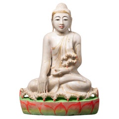 Antica statua di Buddha birmano in marmo della Birmania, metà del 20° secolo