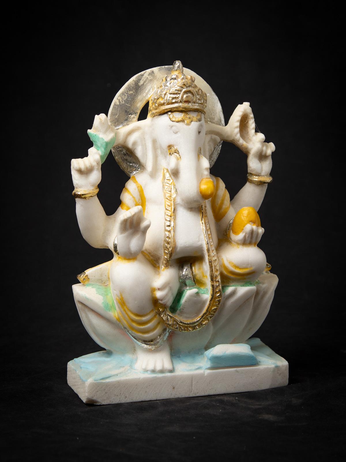 Marbre Milieu du XXe siècle Statue de Ganesha en pierre marbrière ancienne - Bouddhas originaux en vente
