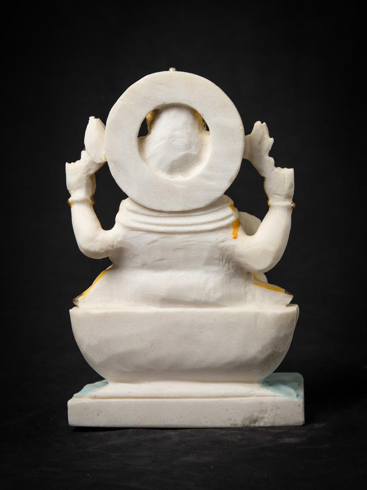 Milieu du XXe siècle Statue de Ganesha en pierre marbrière ancienne - Bouddhas originaux en vente 2