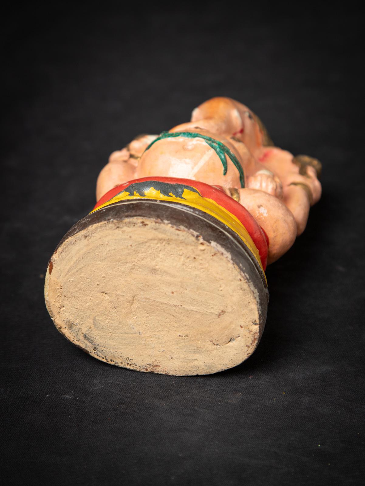 Milieu du 20e siècle Statue de Ganesha en poterie ancienne de l'Inde en vente 2