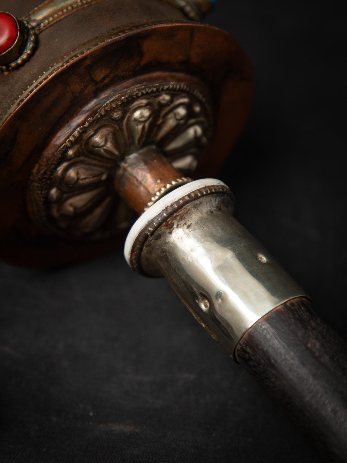 Rouleau de prière tibétain ancien du milieu du 20e siècle, tibétain du Tibet en vente 5