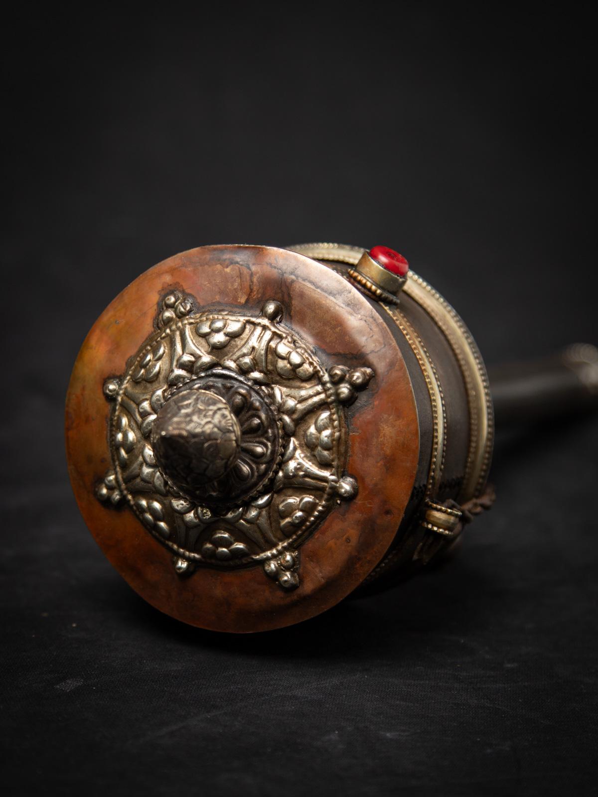 Rouleau de prière tibétain ancien du milieu du 20e siècle, tibétain du Tibet en vente 11