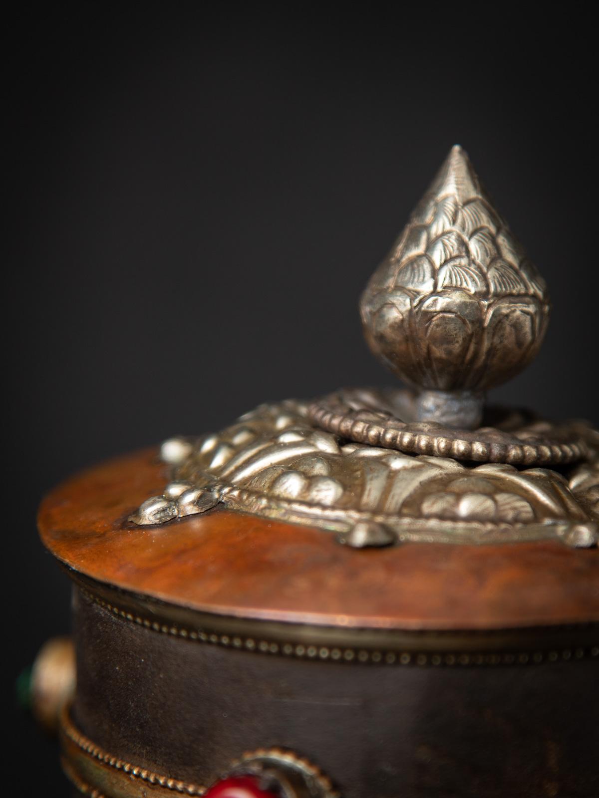 Rouleau de prière tibétain ancien du milieu du 20e siècle, tibétain du Tibet en vente 1