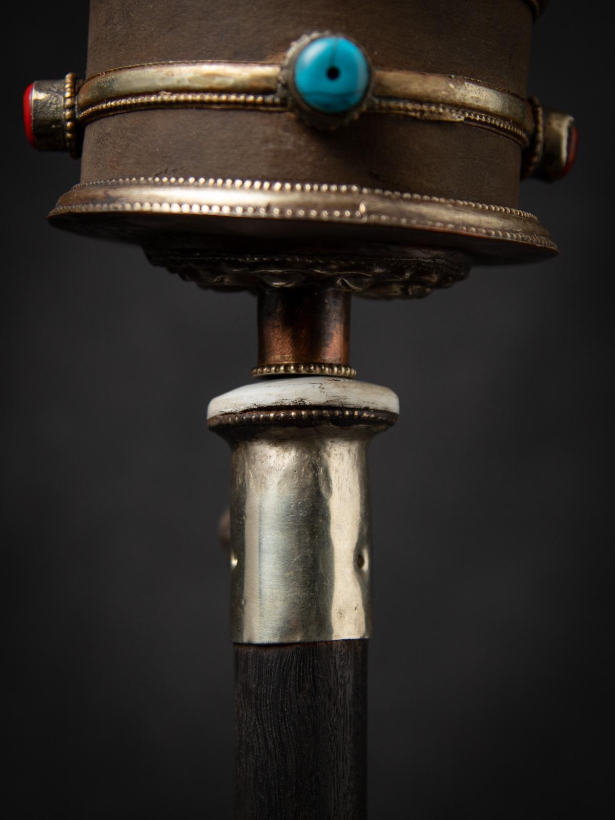 Rouleau de prière tibétain ancien du milieu du 20e siècle, tibétain du Tibet en vente 1