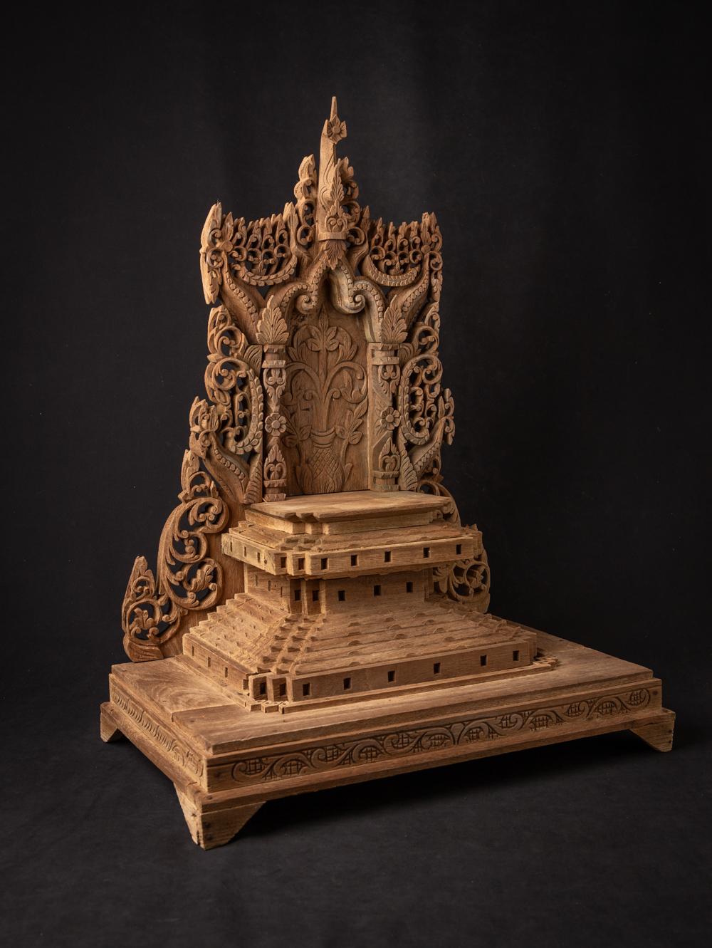 20th Century Middle 20th century Old wooden Burmese Buddha Altar - Original Buddhas