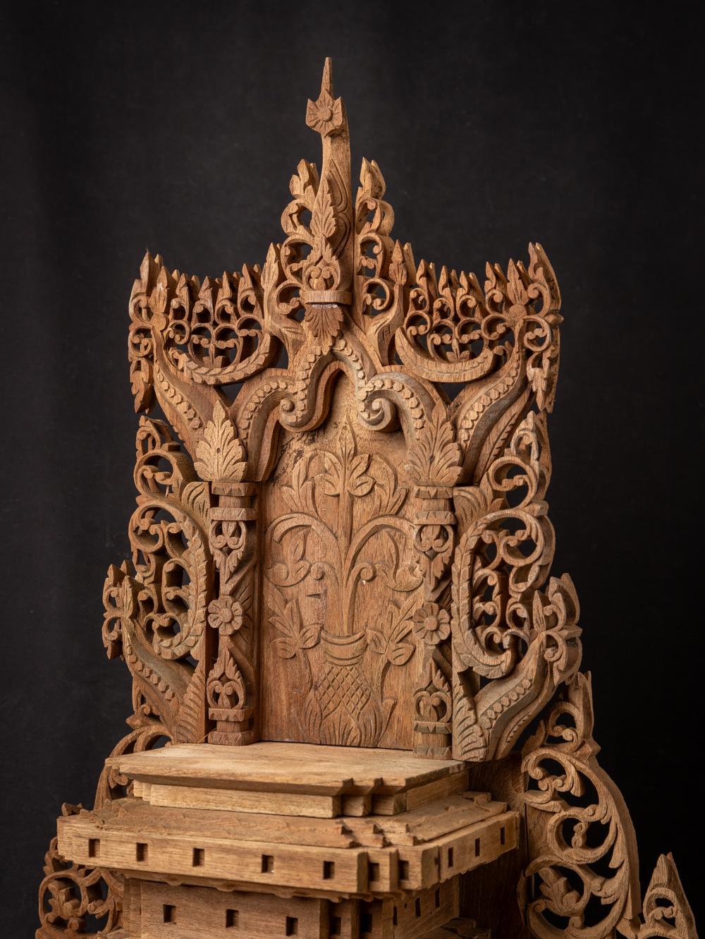 Middle 20th century Old wooden Burmese Buddha Altar - Original Buddhas 2