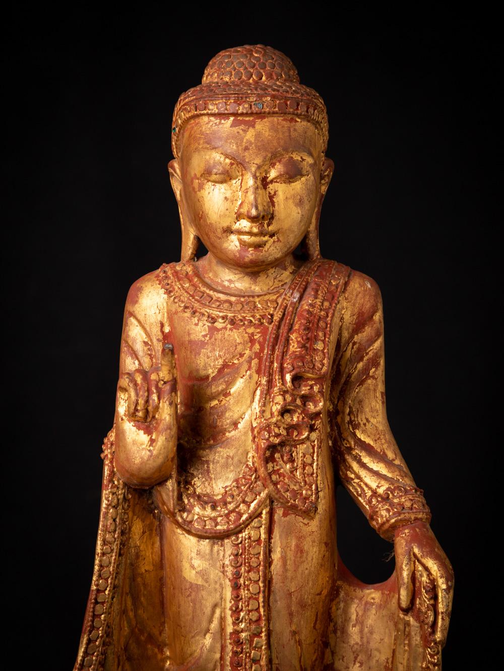 20ième siècle Milieu du 20e siècle Ancienne statue de Bouddha en bois de Birmanie en vente