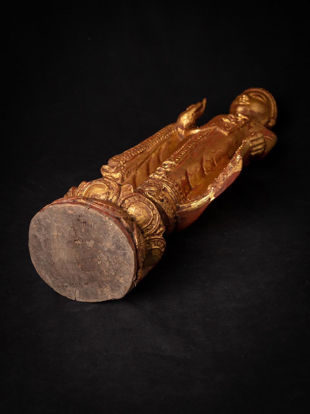 Milieu du 20e siècle Ancienne statue de Bouddha en bois de Birmanie en vente 2