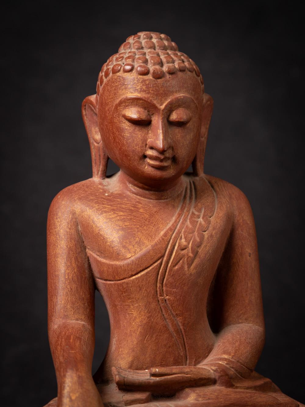 Antiker burmesischer Mandalay-Buddha aus Holz des mittleren 20. Jahrhunderts in Bhumisparsha Mudra im Zustand „Gut“ in DEVENTER, NL