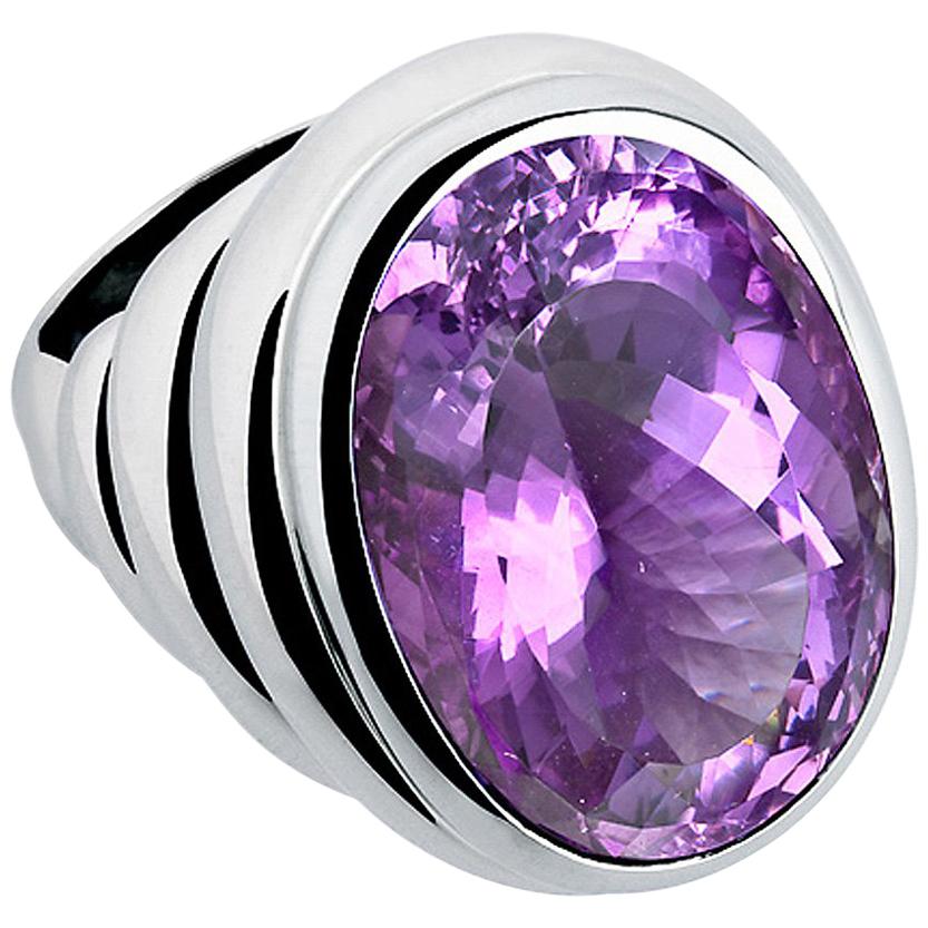 Middle Ages 26,31 Karat Amethyst-Cocktailring mit Amethyst