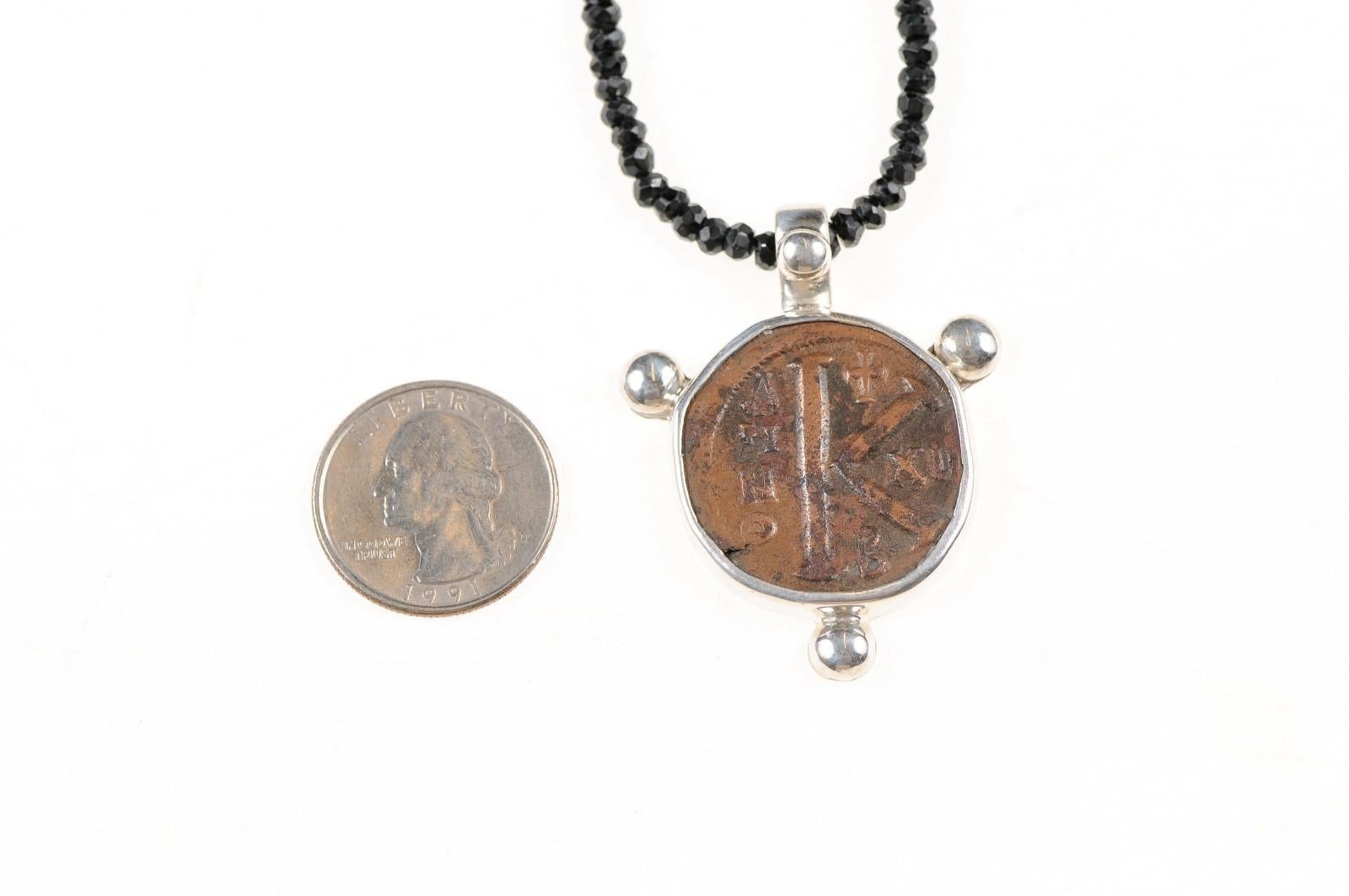 Pendentif pièce de monnaie byzantine du Moyen-Âge (pendentif uniquement) Unisexe en vente