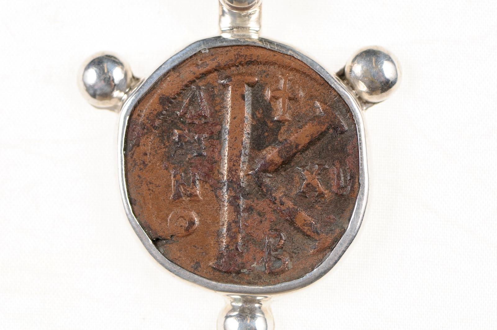 Pendentif pièce de monnaie byzantine du Moyen-Âge (pendentif uniquement) en vente 2