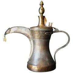 Pot à café en cuivre surdimensionné du Moyen-Orient arabe bédouin Dallah