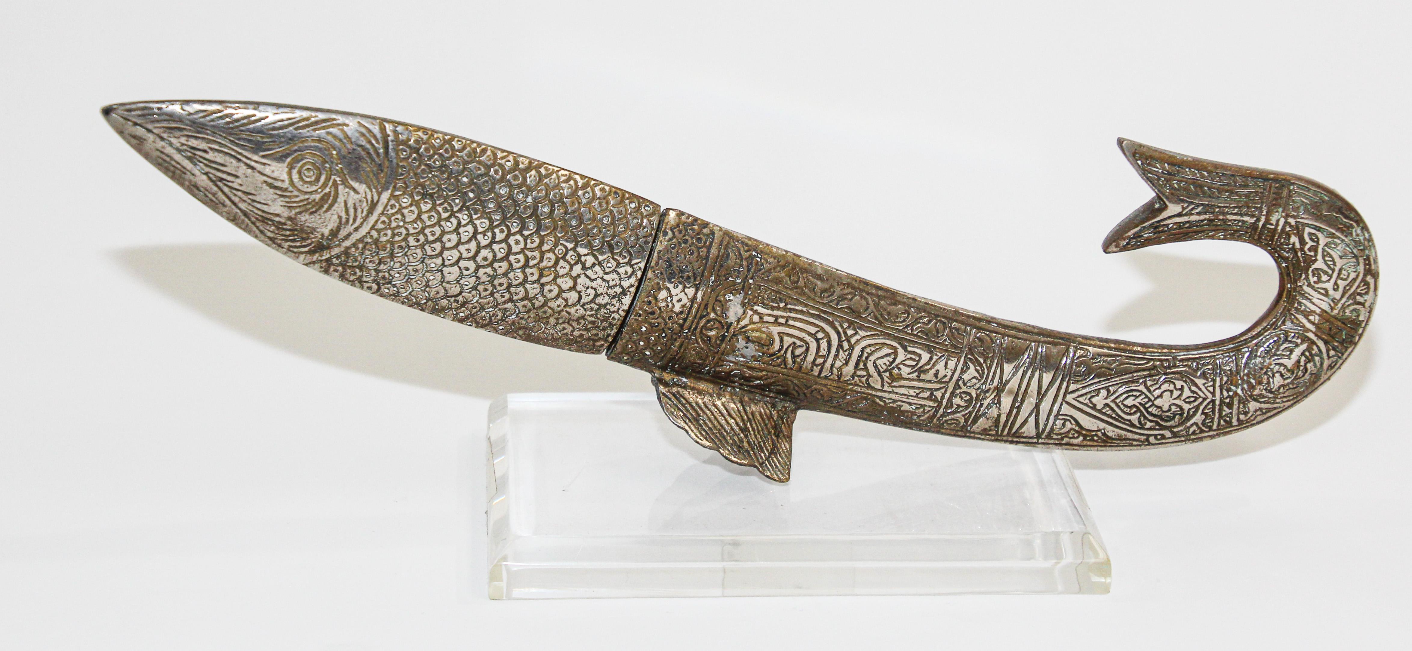 fish dagger