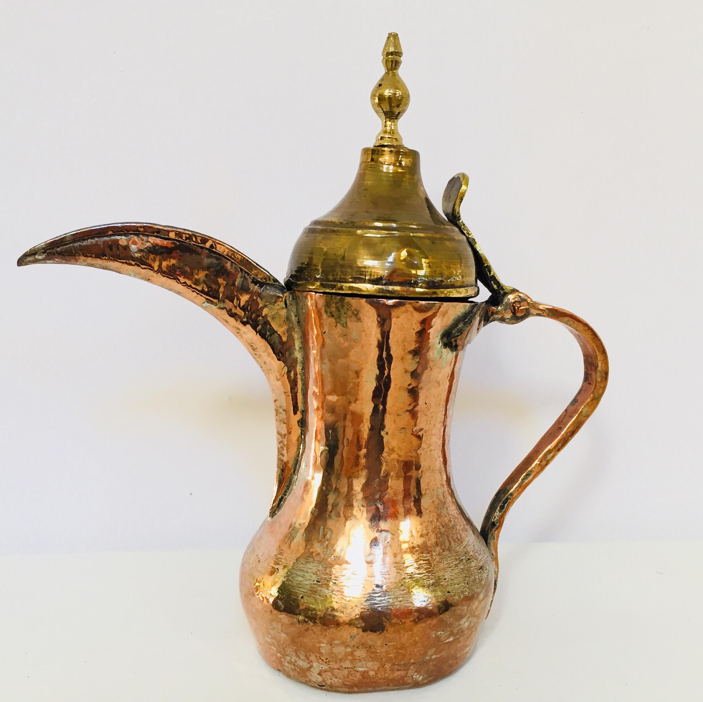 Arabische Kupfer-Kaffeekanne Dallah aus dem Nahen Osten  im Angebot 4