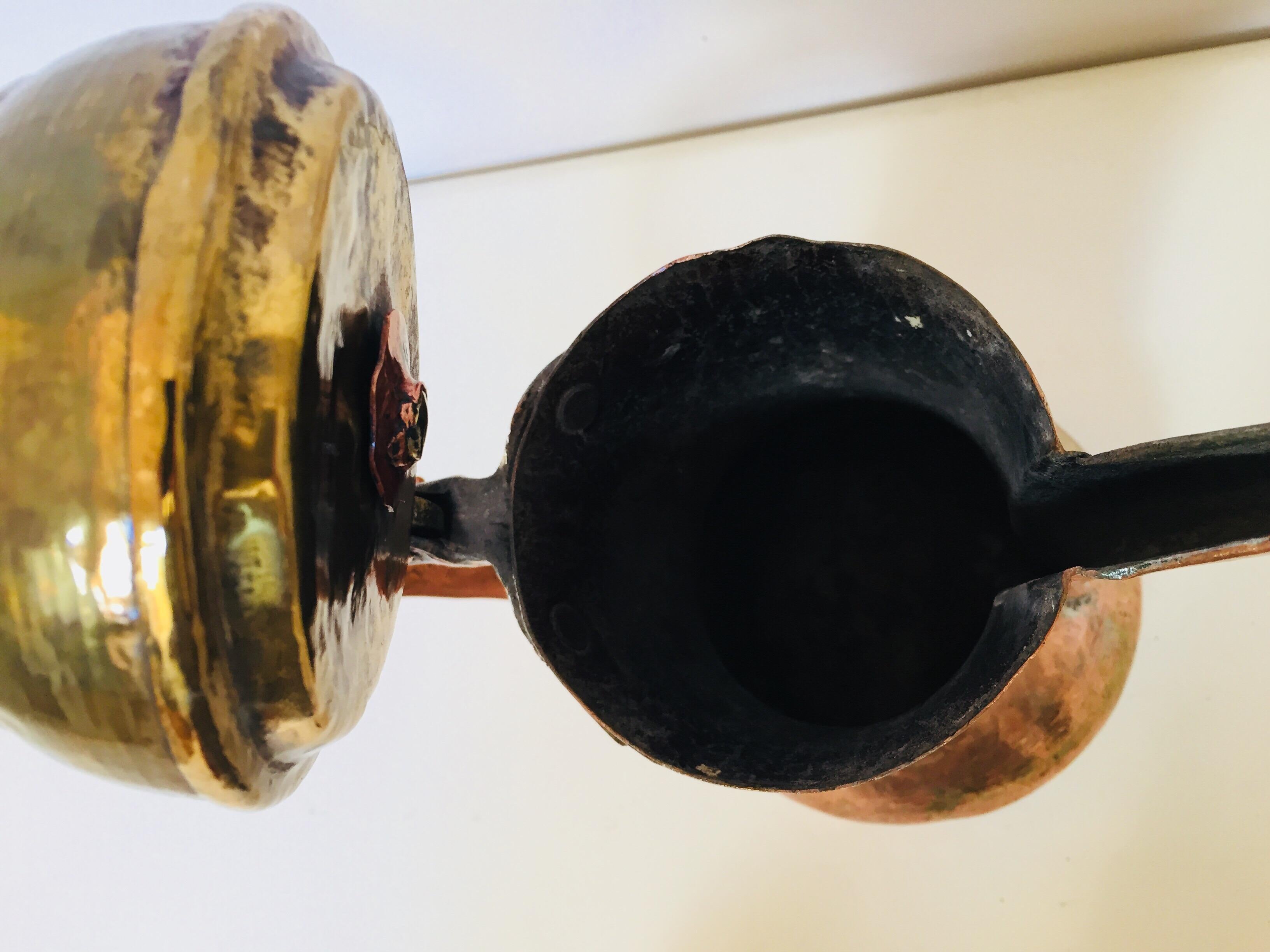 Arabische Kupfer-Kaffeekanne Dallah aus dem Nahen Osten  im Angebot 9