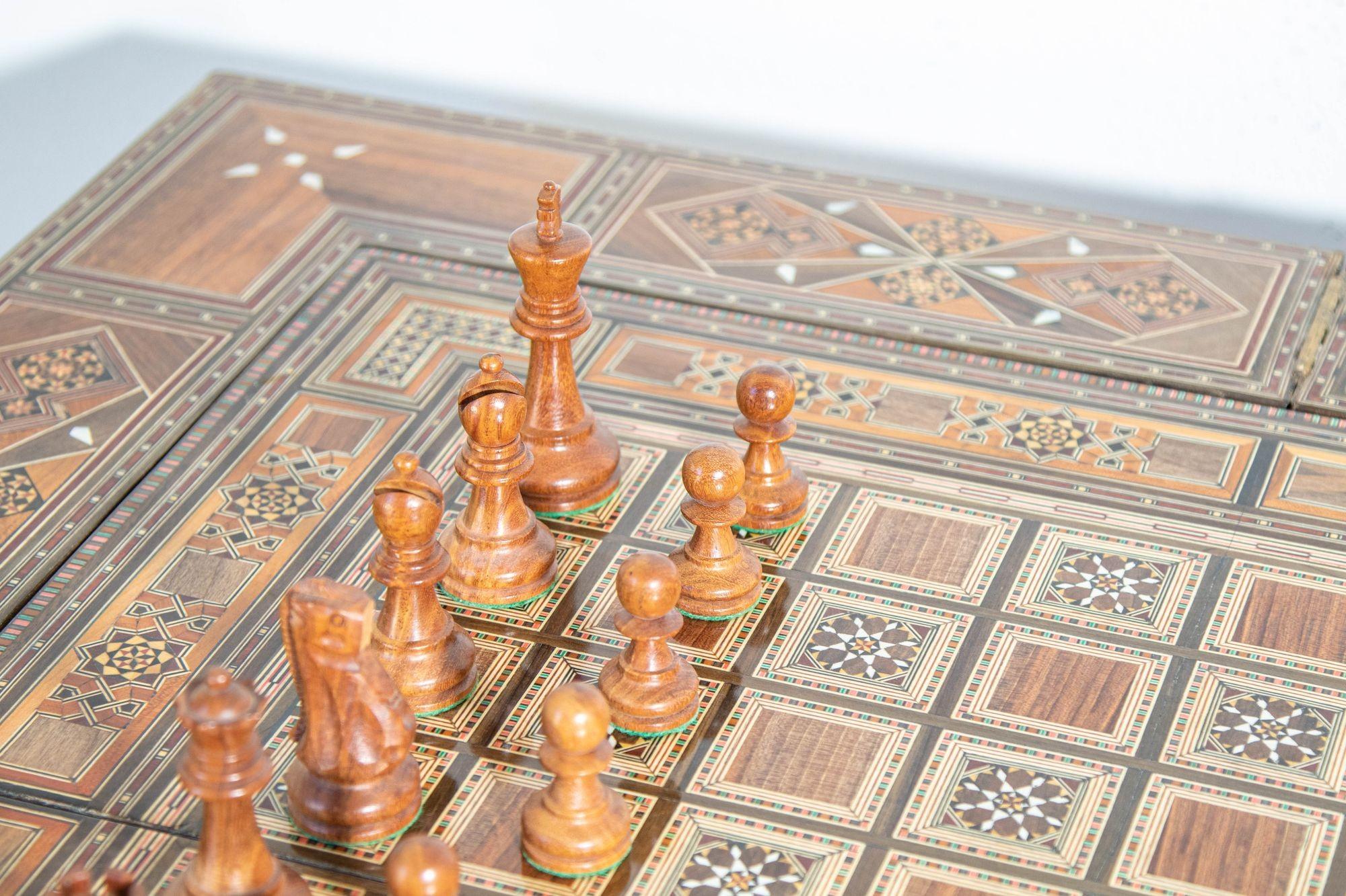 Table de jeu d'échecs Backgammon incrustée de Damascus, du Moyen-Orient en vente 6