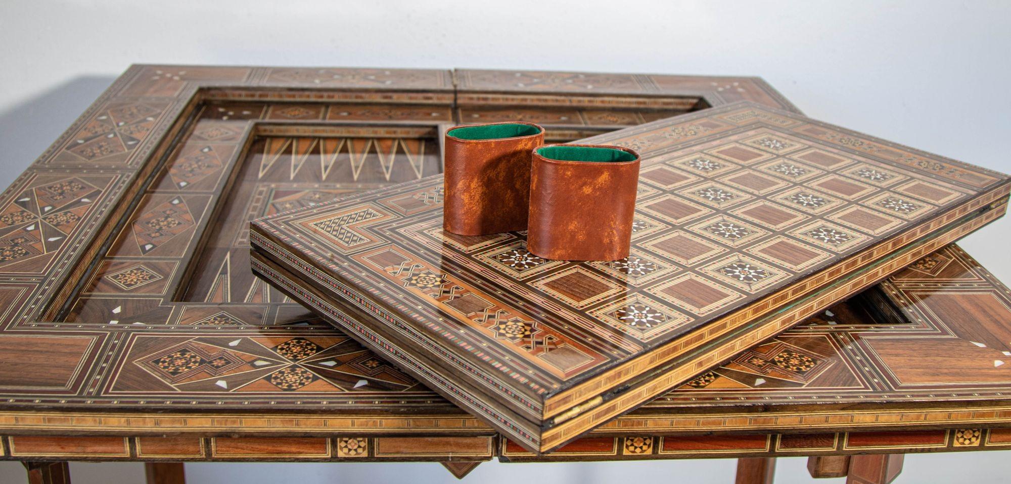 Table de jeu d'échecs Backgammon incrustée de Damascus, du Moyen-Orient en vente 7