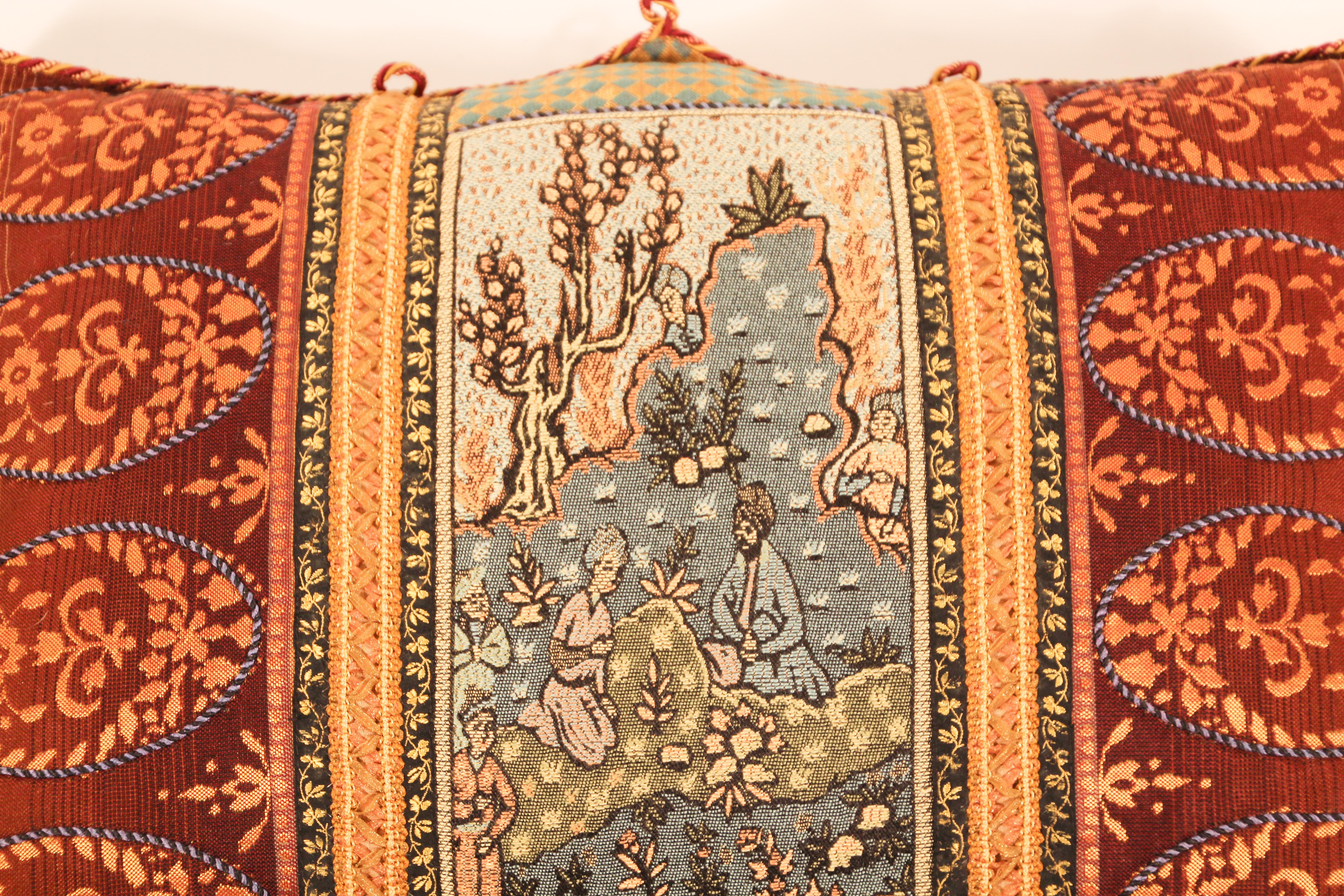 Dekoratives Kissen aus dem Nahen Osten (20. Jahrhundert) im Angebot
