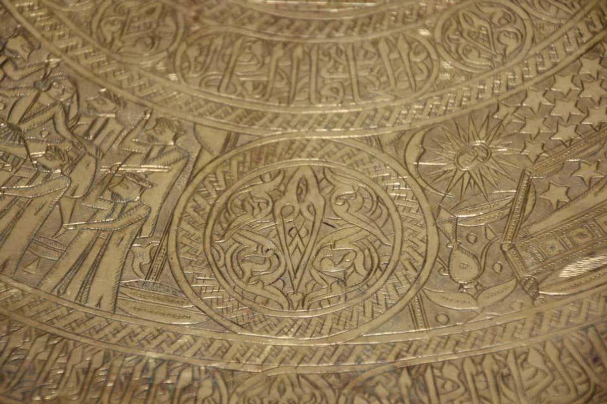 Mittlerer Osten ägyptischen antiken runden Messing Tablett im Angebot 2