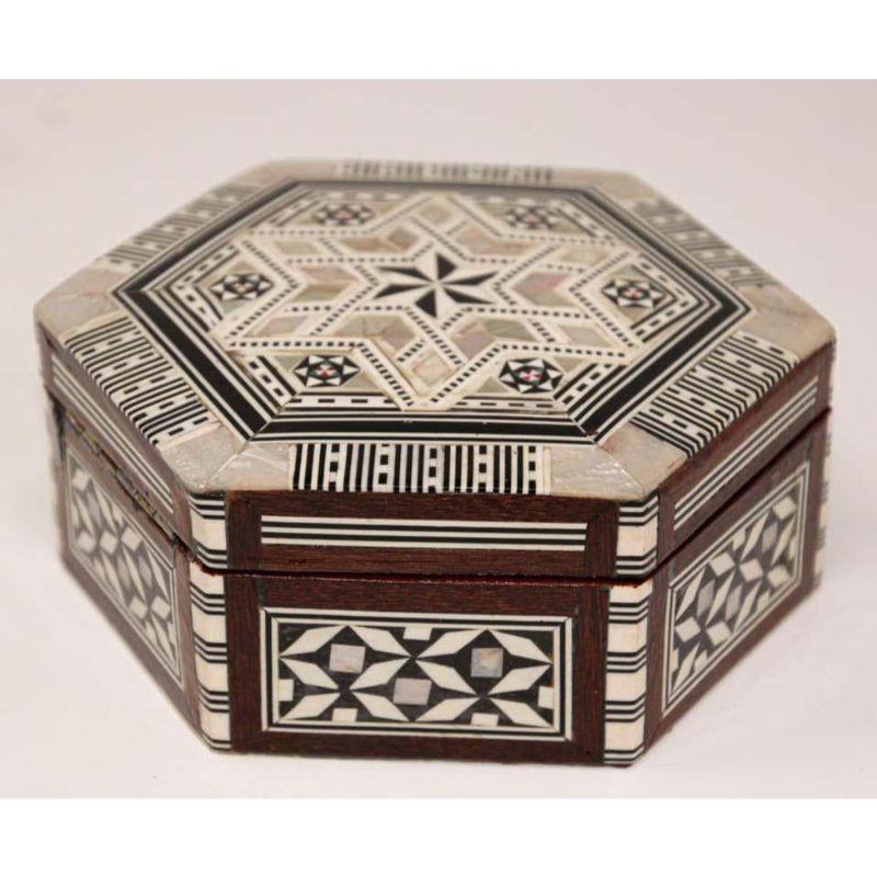 Middle Eastern Handcrafted Hexagonal Box Inlaid In Good Condition In North Hollywood, CA
