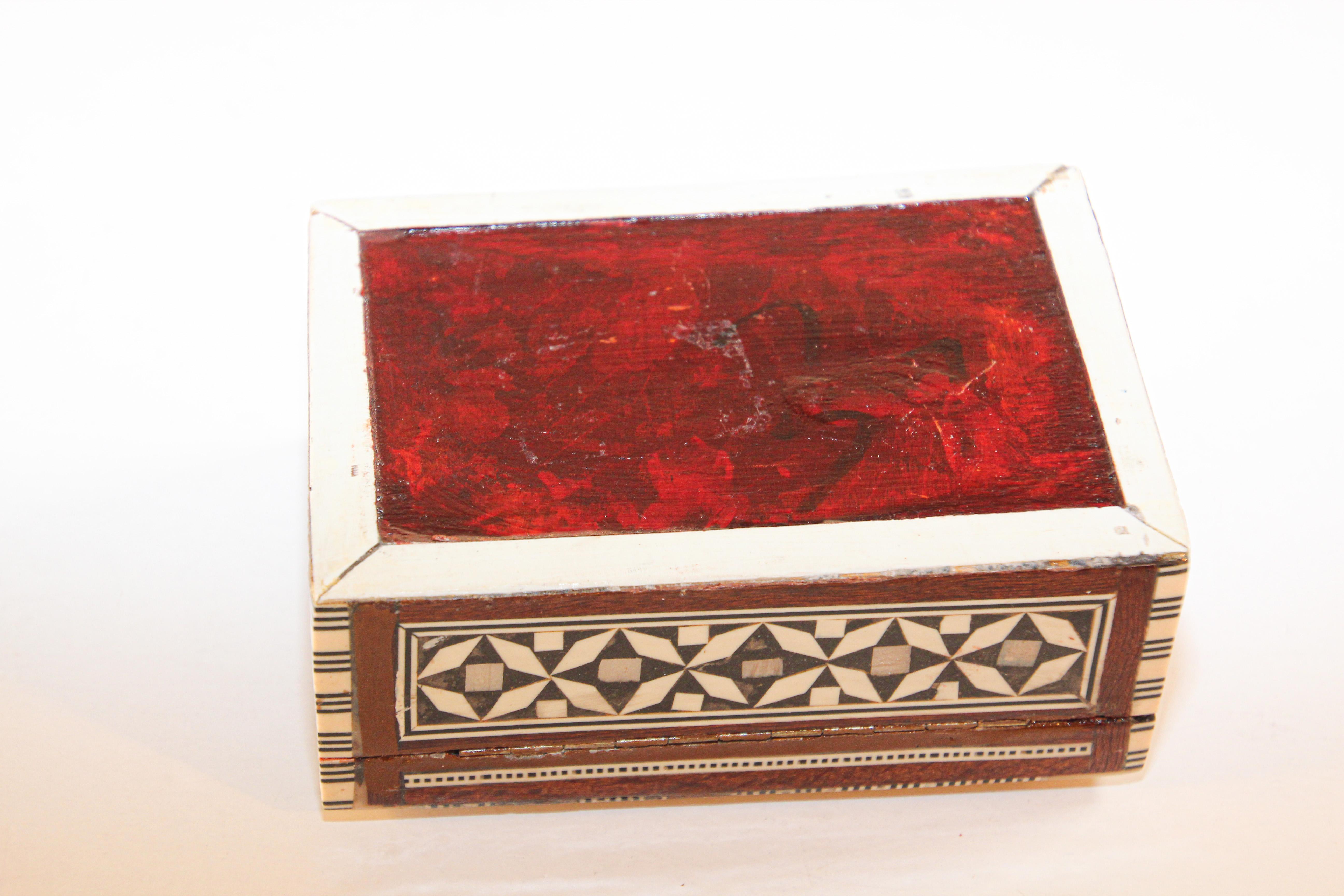 Middle Eastern Handcrafted Box Inlaid Marquetry 3