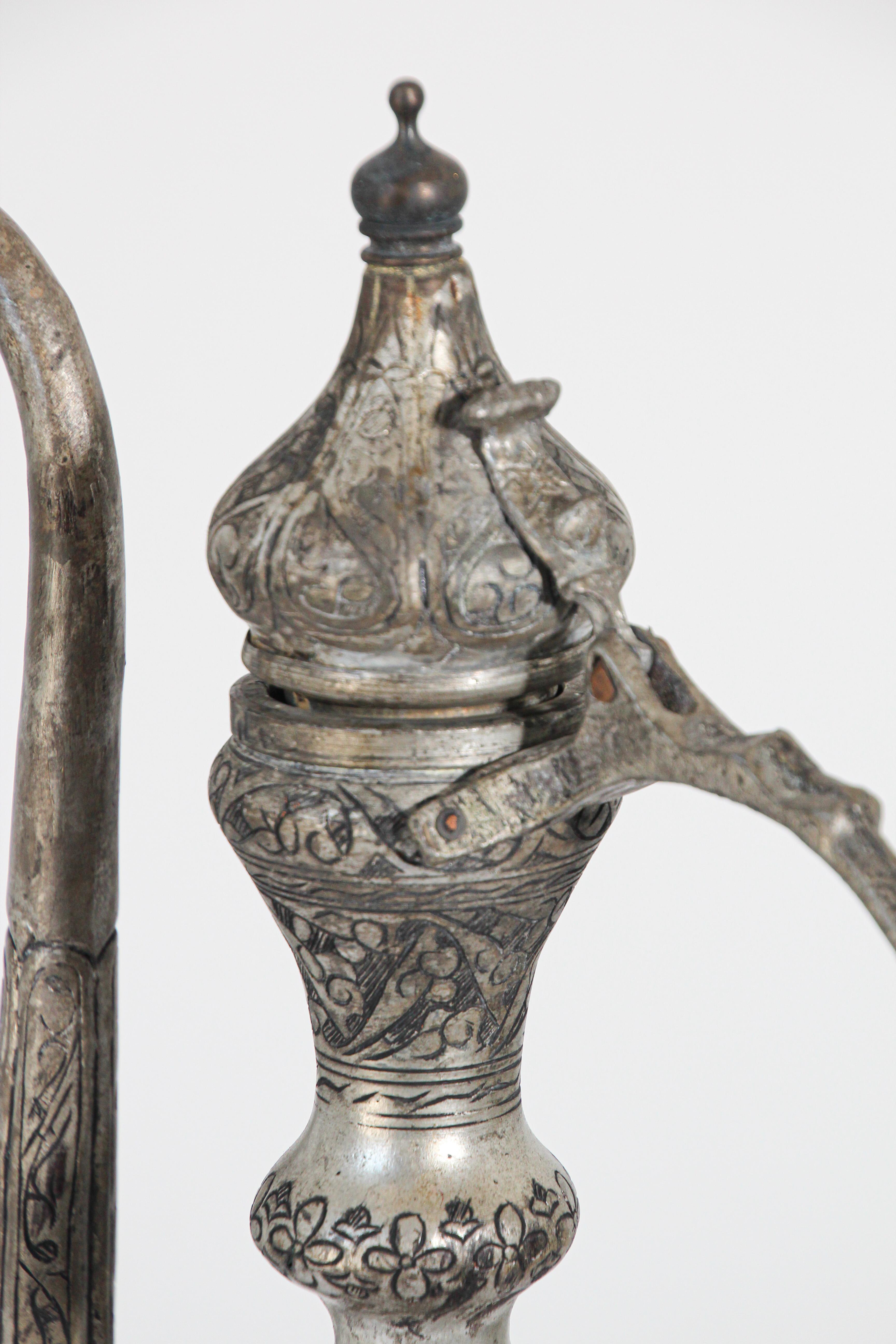 Aiguière en cuivre teinté de Turquie ottomane islamique du Moyen-Orient en vente 1