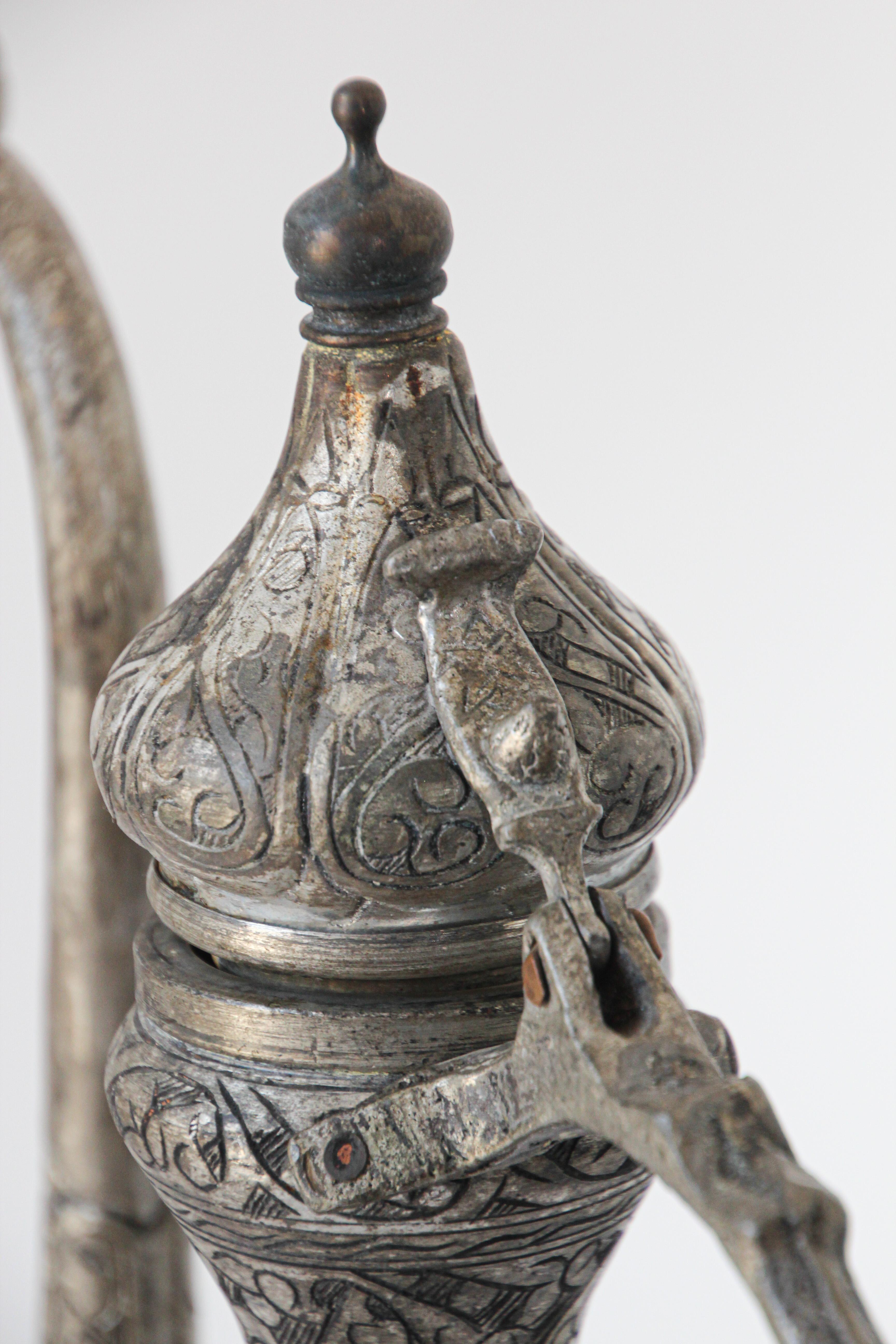 Aiguière en cuivre teinté de Turquie ottomane islamique du Moyen-Orient en vente 7