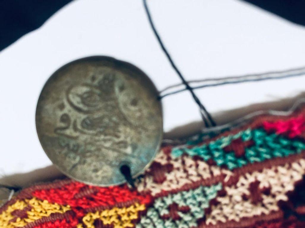 Naher Osten islamischen Frauen Gesichtsschleier Beduinen, Sinai Beduinen Wüste Kleidungsstück im Angebot 2