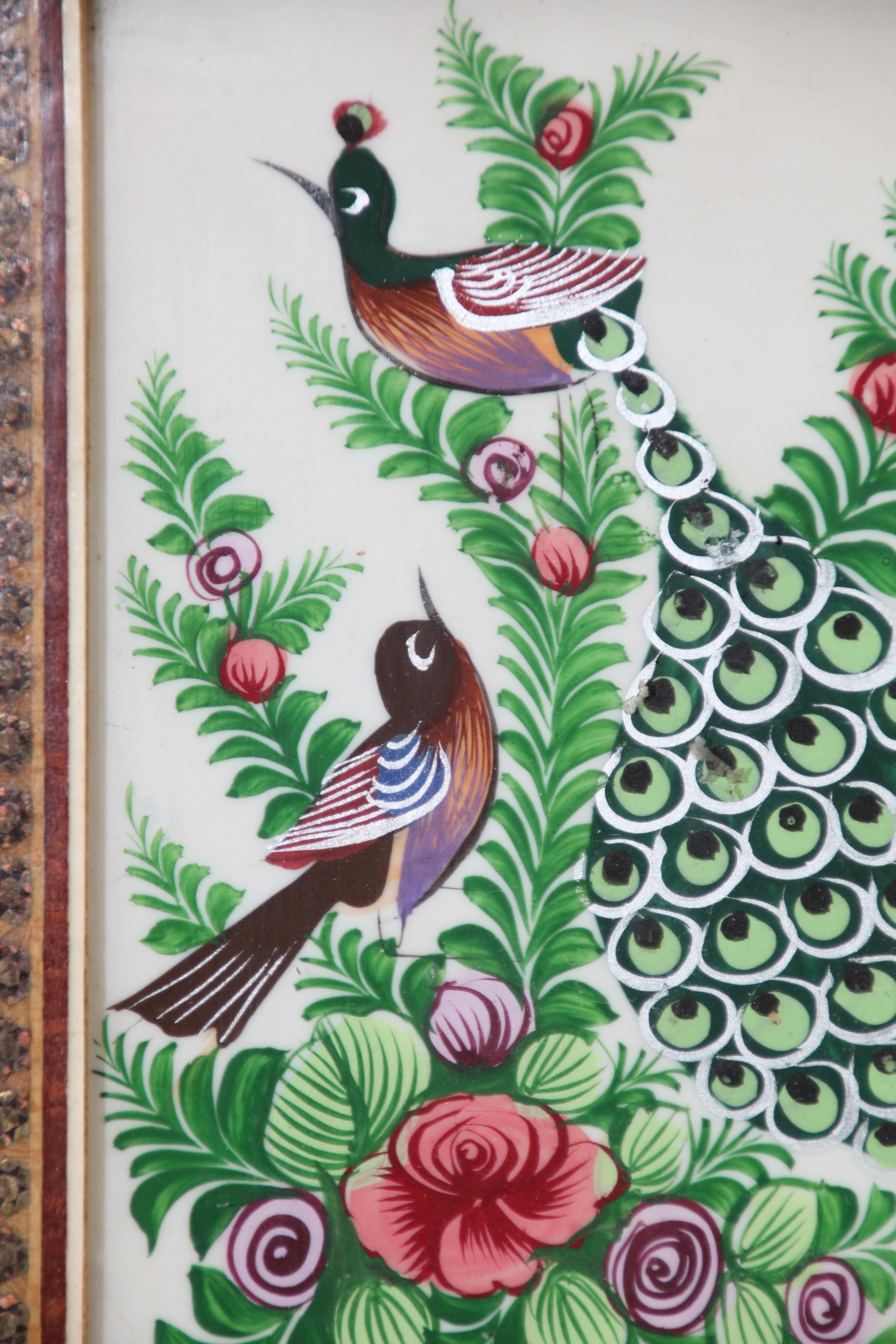Mosaïque Peinture miniature du Moyen-Orient représentant des paons dans un cadre en mosaïque en vente