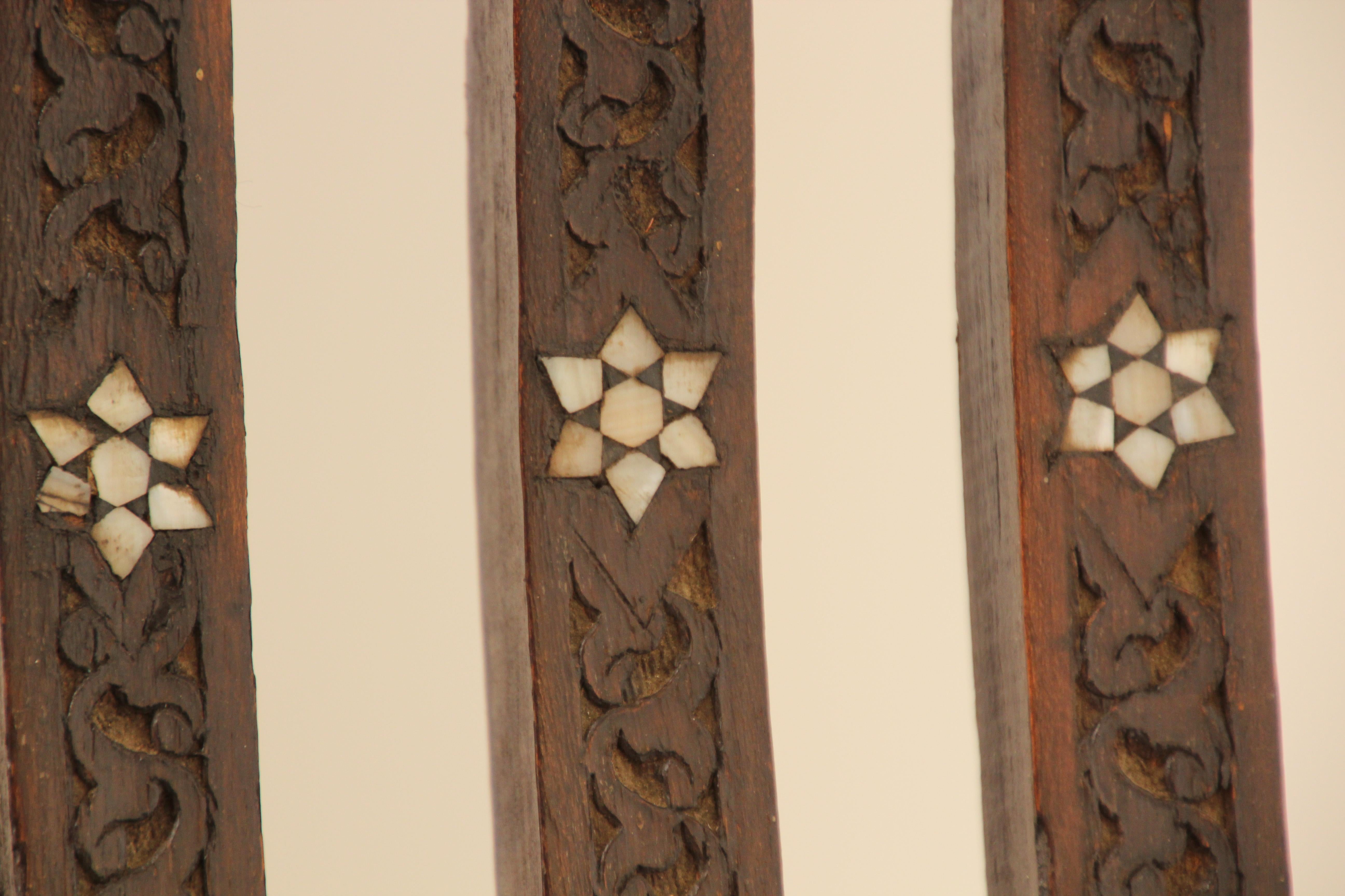 Silla plegable morisca de Oriente Medio del siglo XIX en venta 1