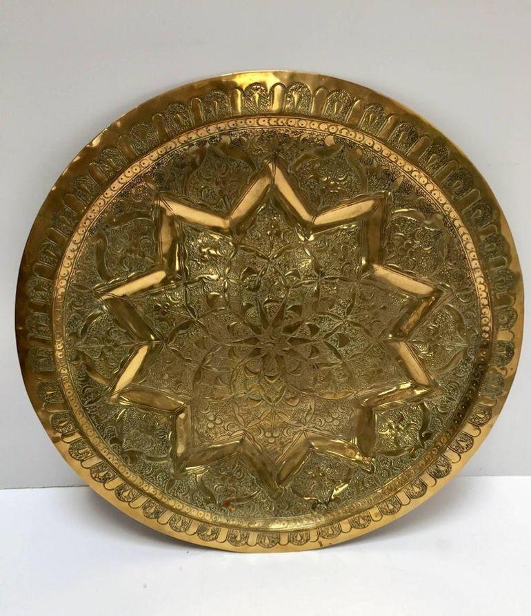 Indian Middle Eastern Moorish Antique Round Brass Tray For Sale