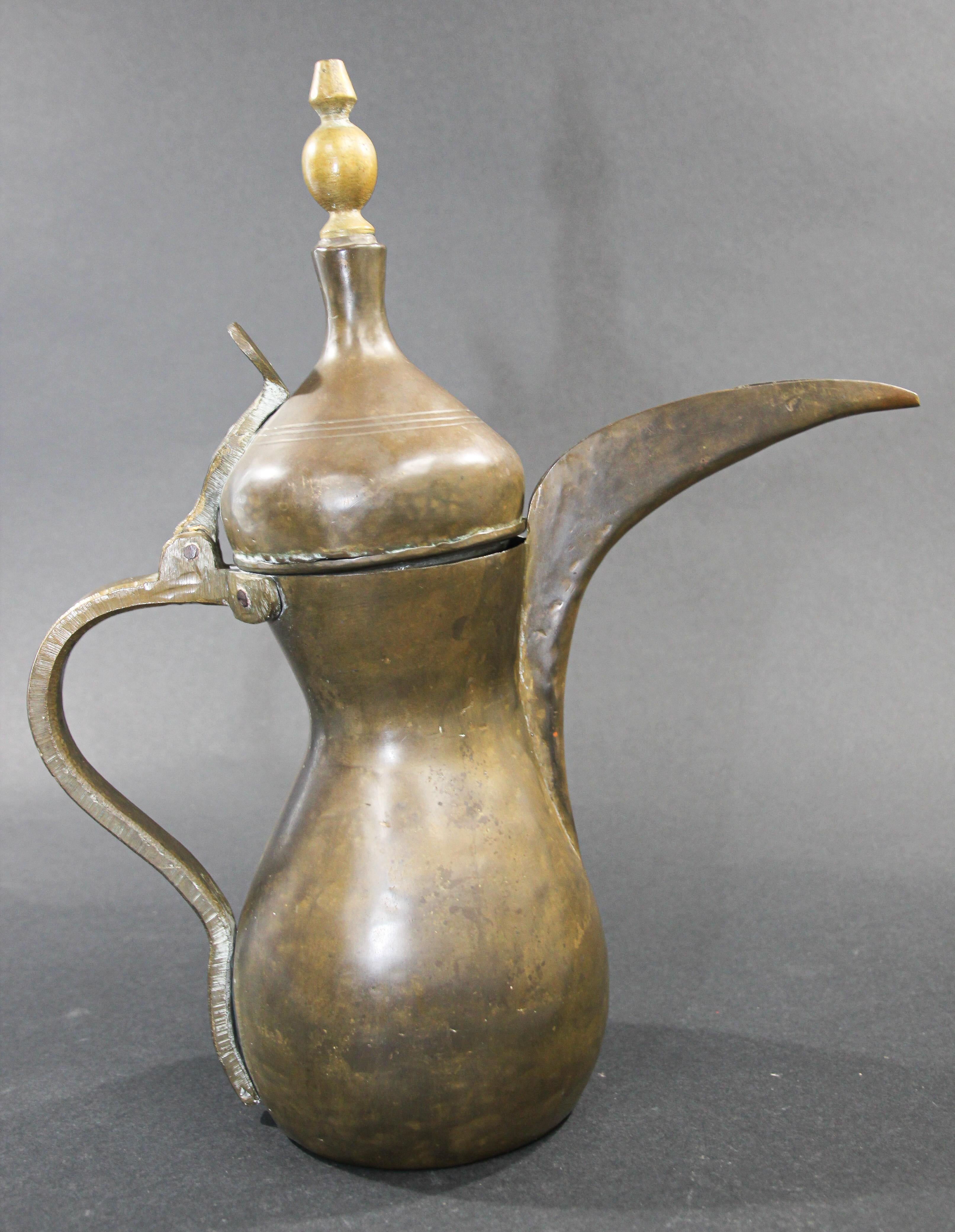 20th Century Middle Eastern Moorish Dallah Arabic Brass Coffee Pot For Sale