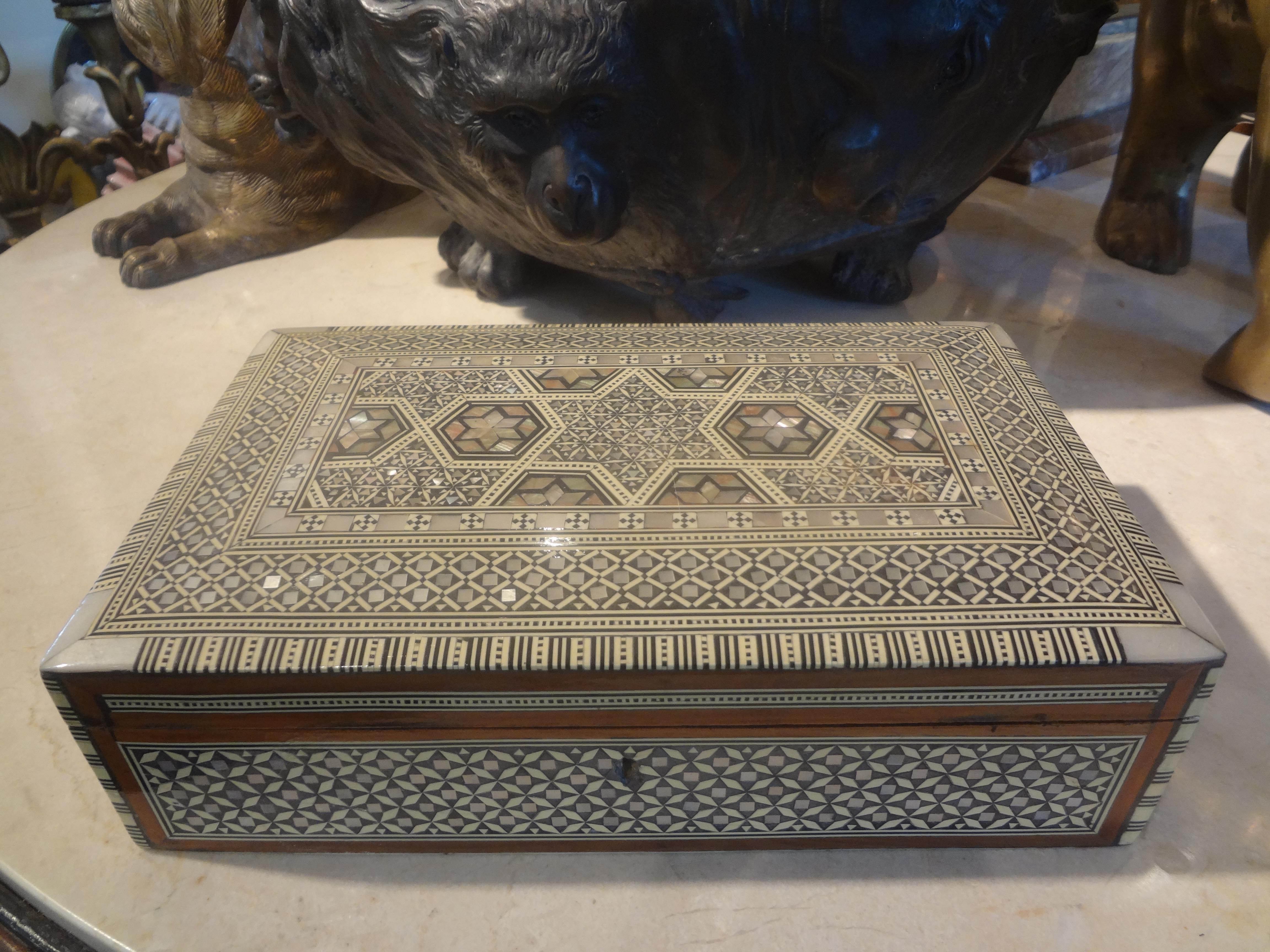 Moroccan Middle Eastern/Moorish Decorative Box of Inlaid Woods and Mother-of-pearl
