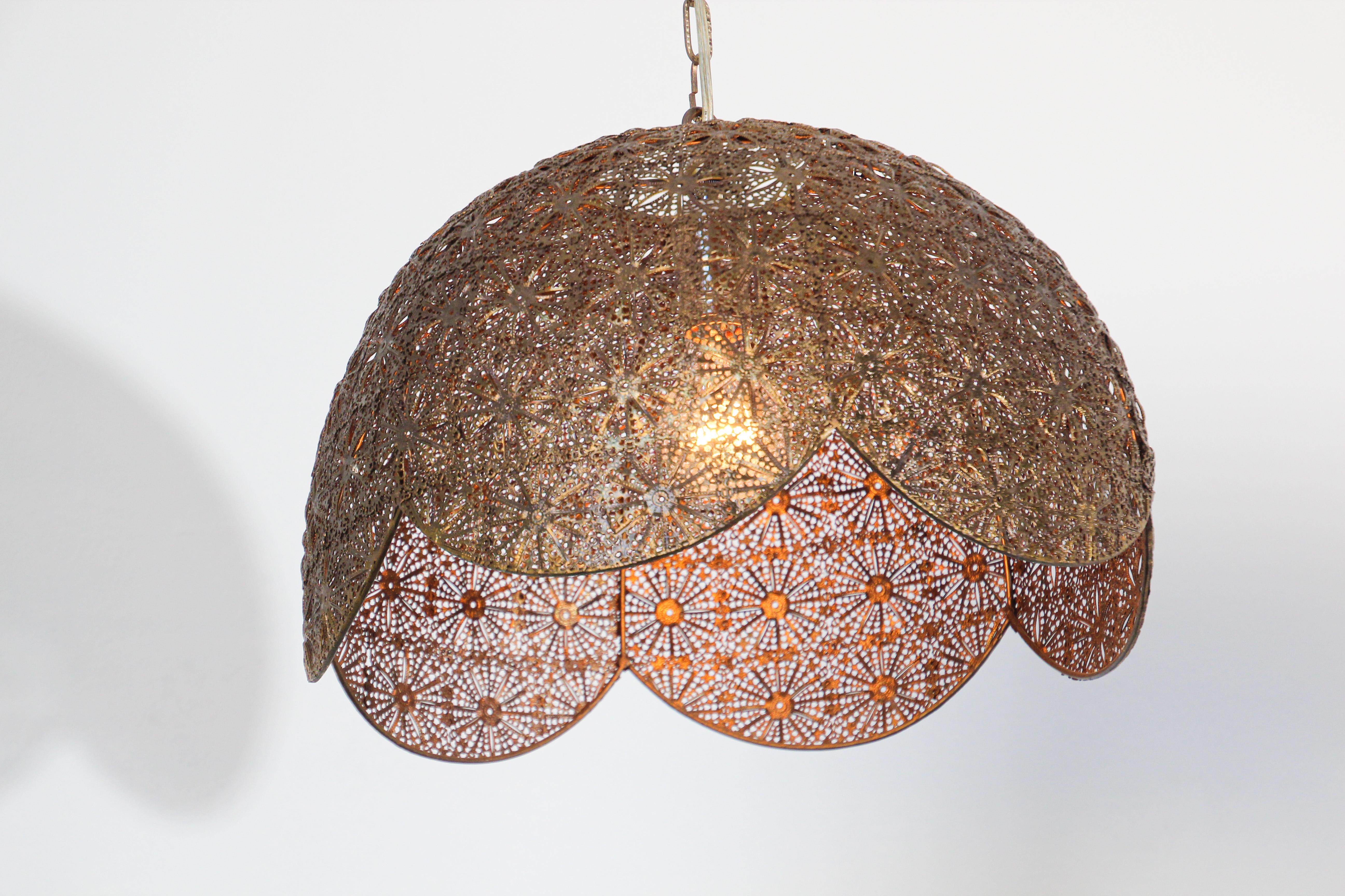 Middle Eastern Moorish Fine Filigree Pierced Brass Hanging Lamp Shade In Good Condition In North Hollywood, CA