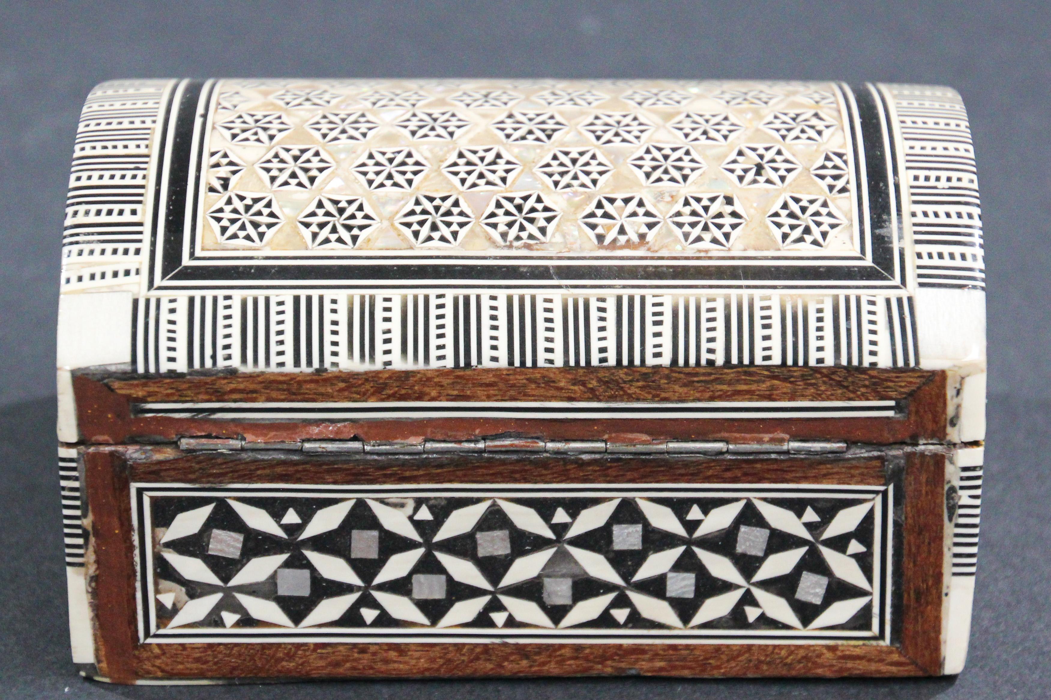 Middle Eastern Moorish Handcrafted Mosaic Decorative Box For Sale 3